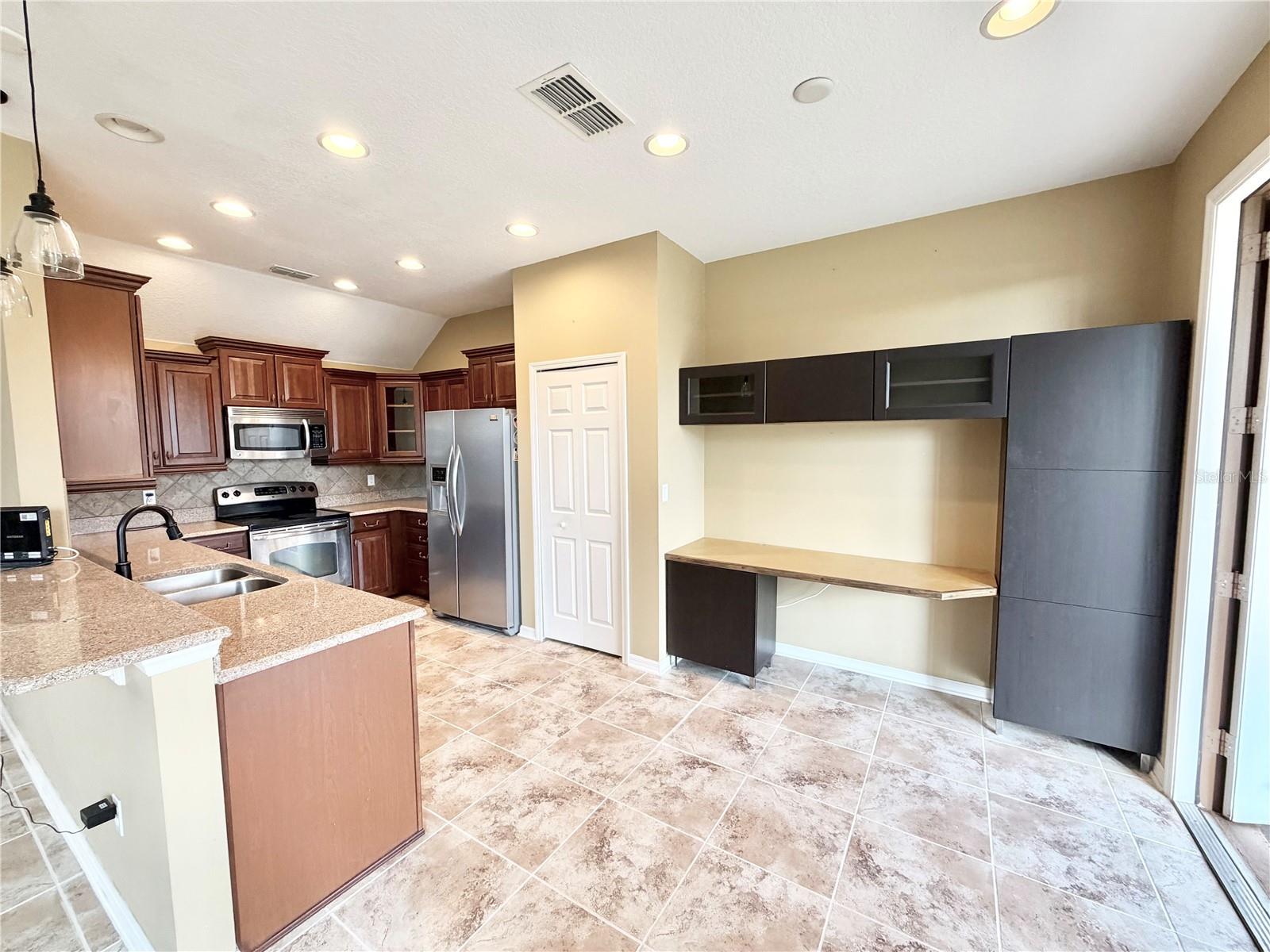 Image 8 of 21 For 8409 Chamberlain Place