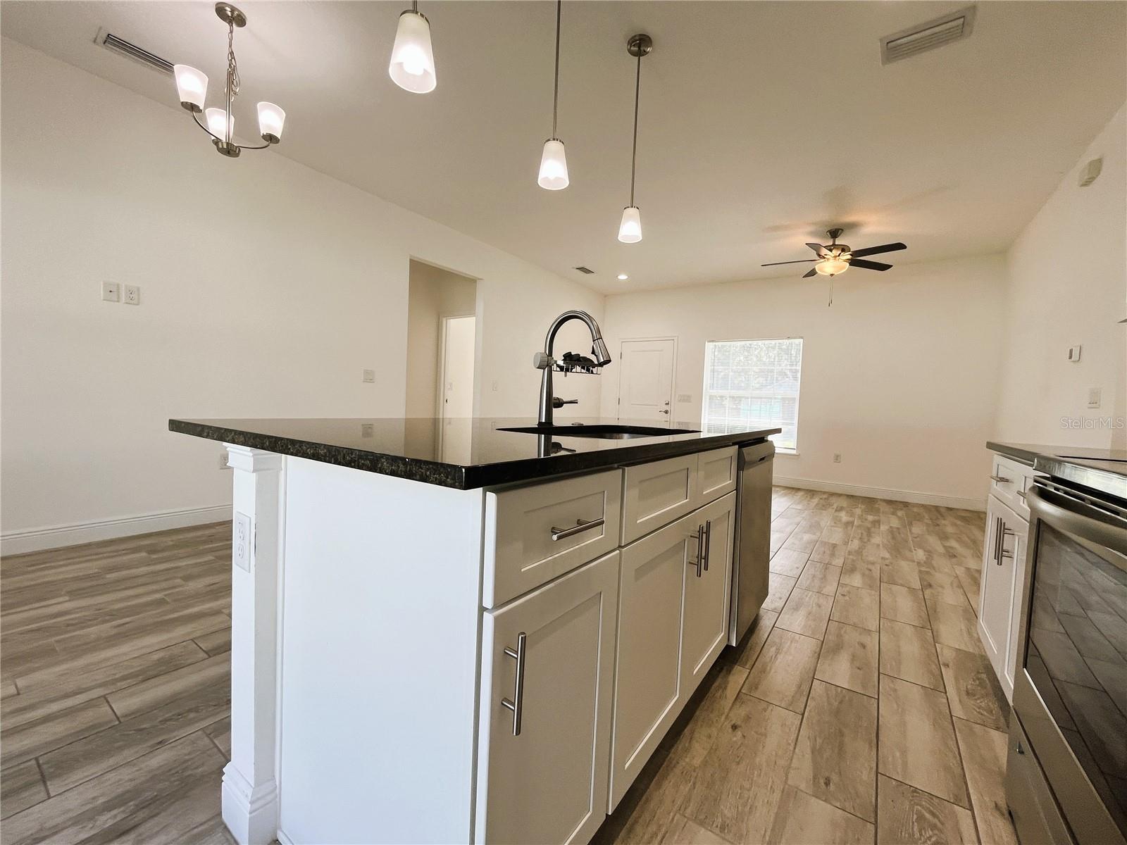 Image 10 of 27 For 1025 37th Street