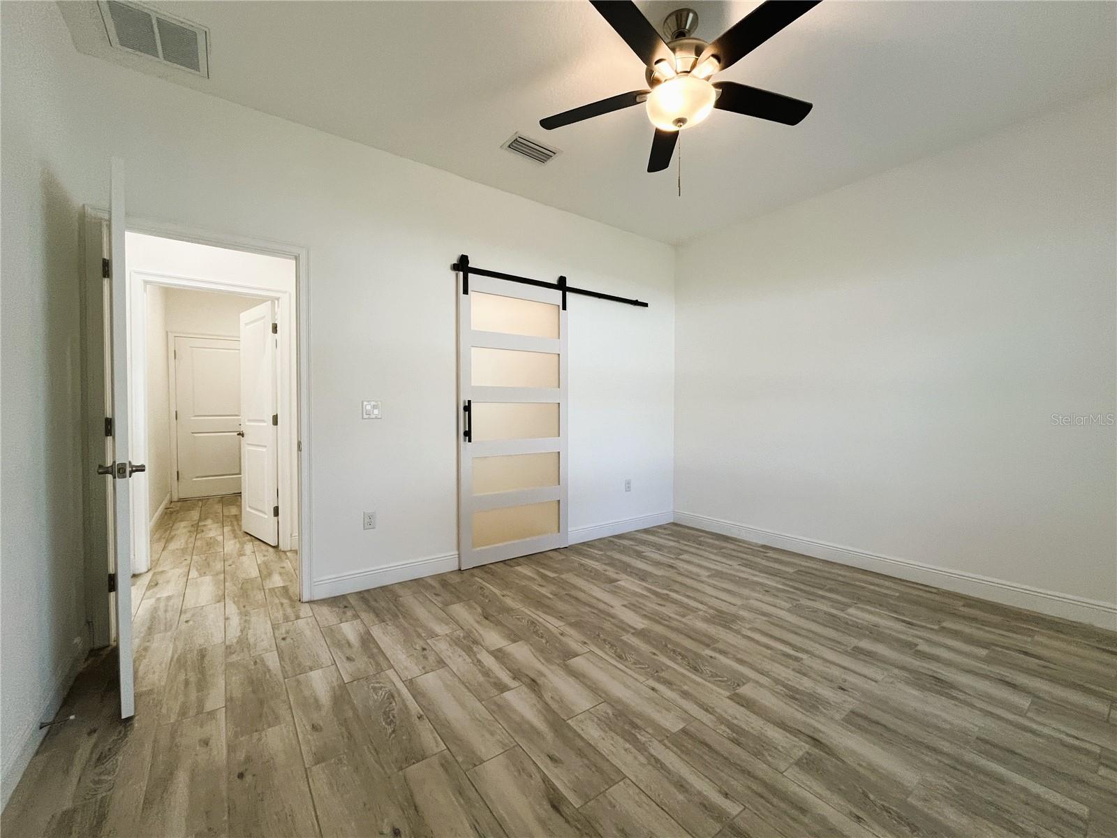 Image 24 of 27 For 1025 37th Street