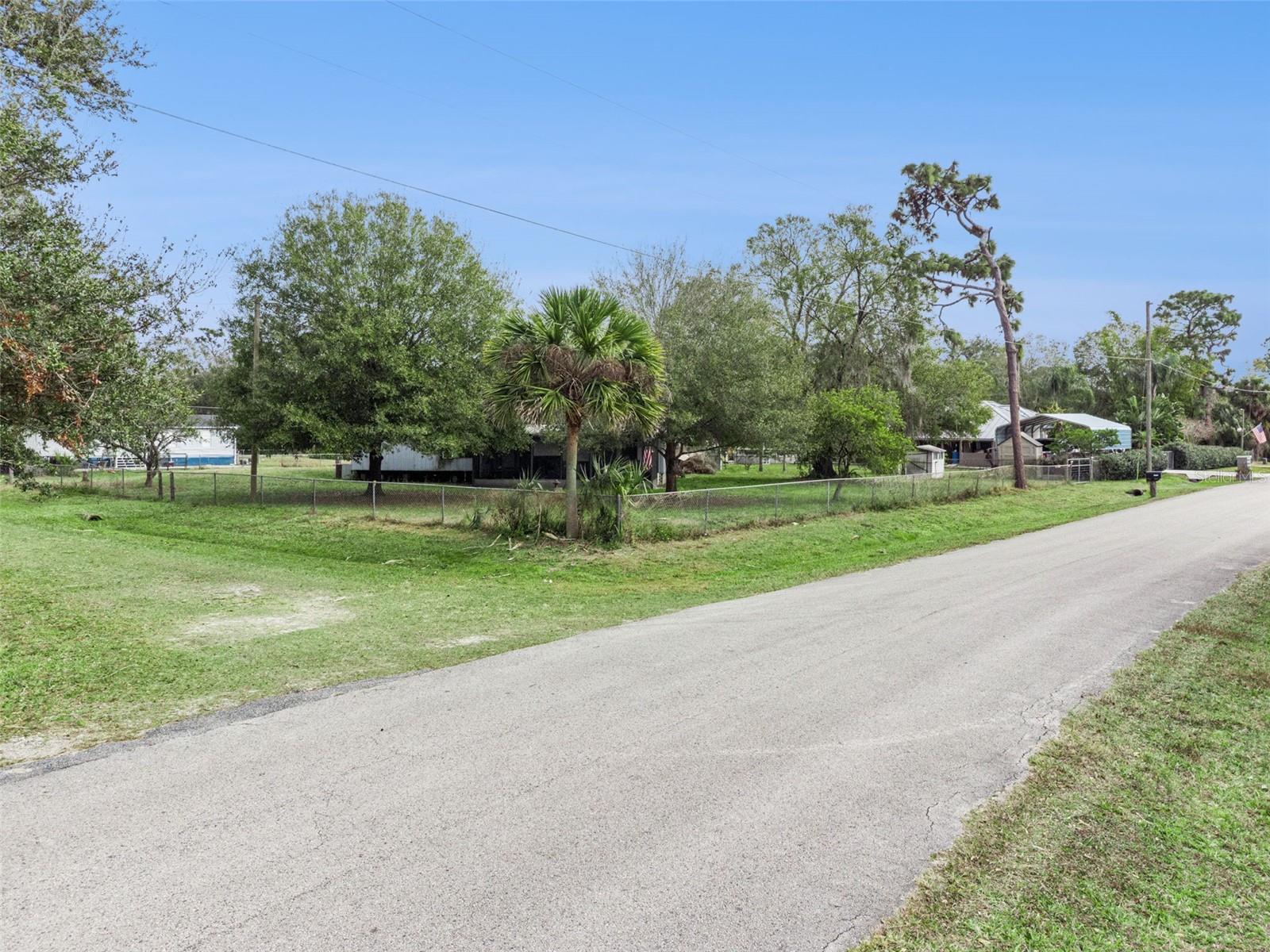 Image 4 of 8 For 18577 Everett Road