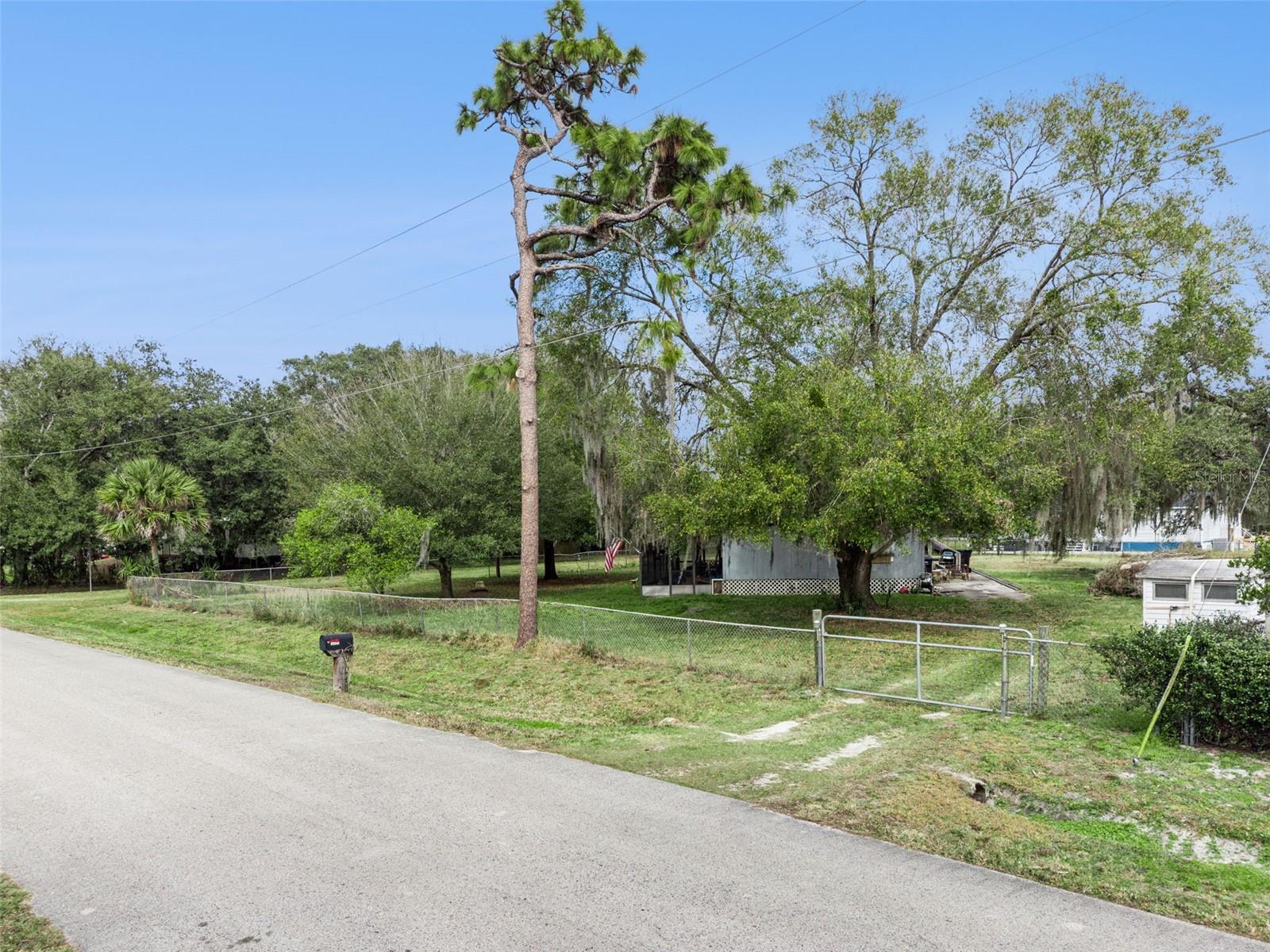 Image 5 of 8 For 18577 Everett Road