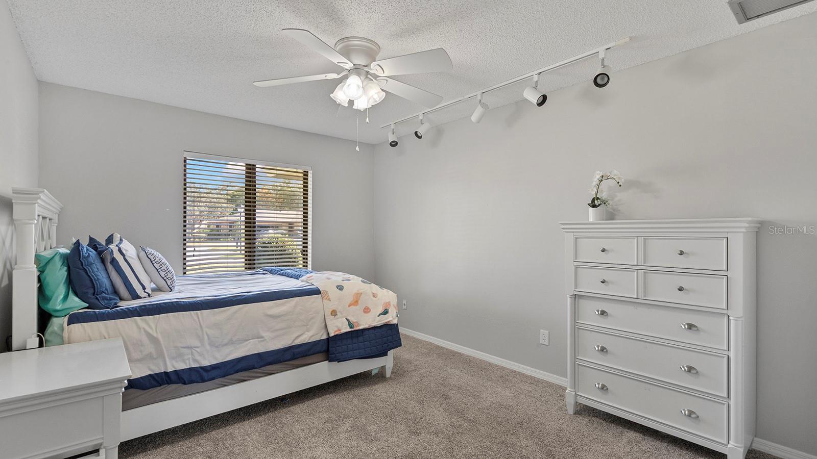 Image 16 of 27 For 517 Whisper Wood Drive