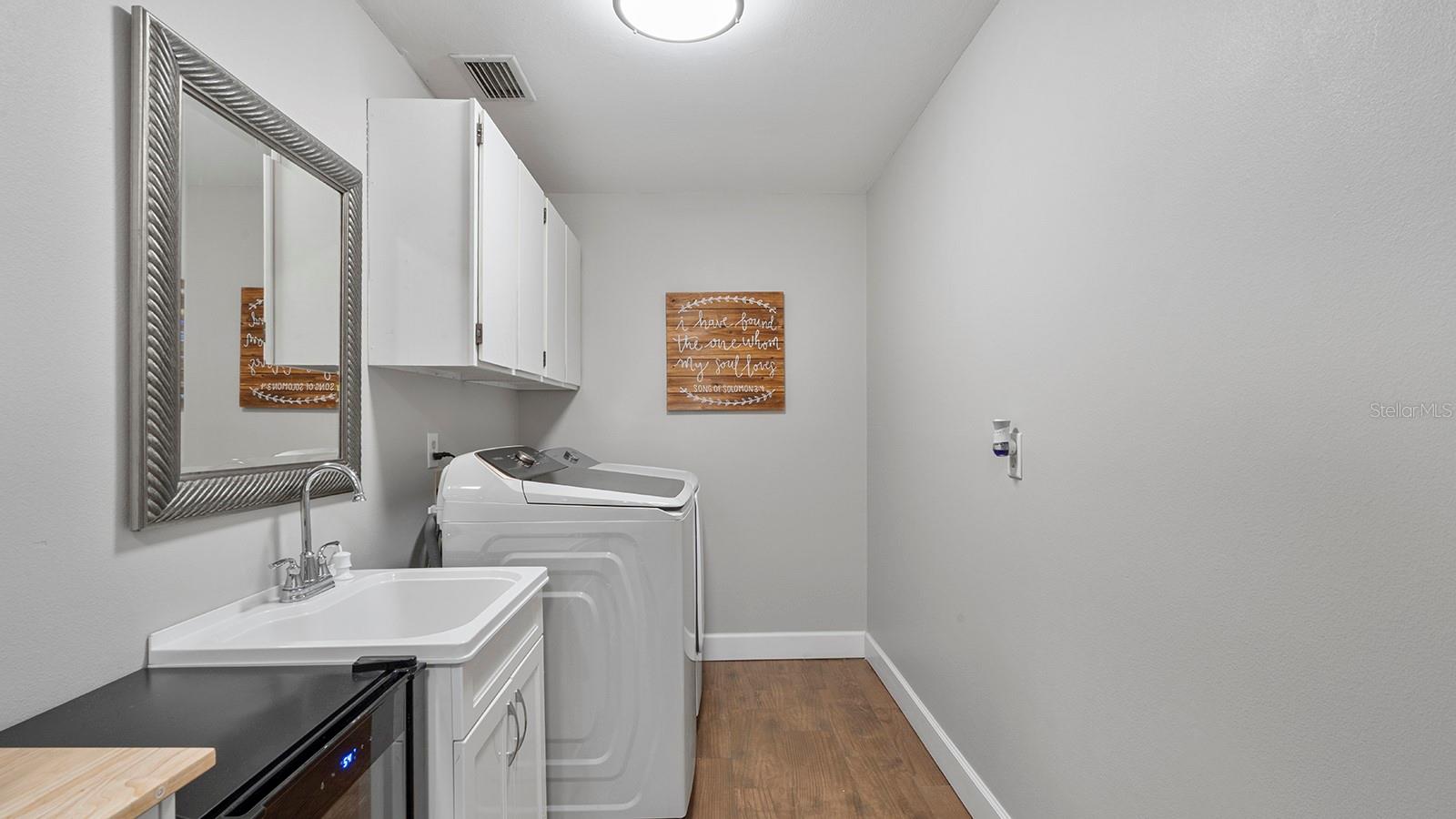 Image 20 of 27 For 517 Whisper Wood Drive