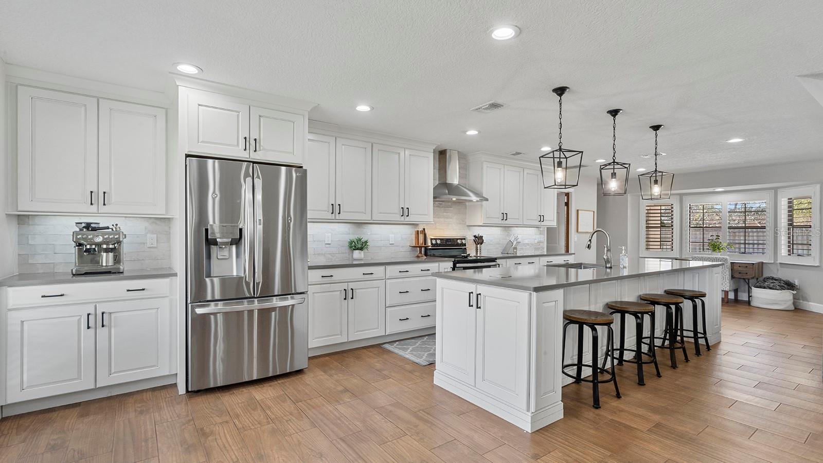 Image 4 of 27 For 517 Whisper Wood Drive