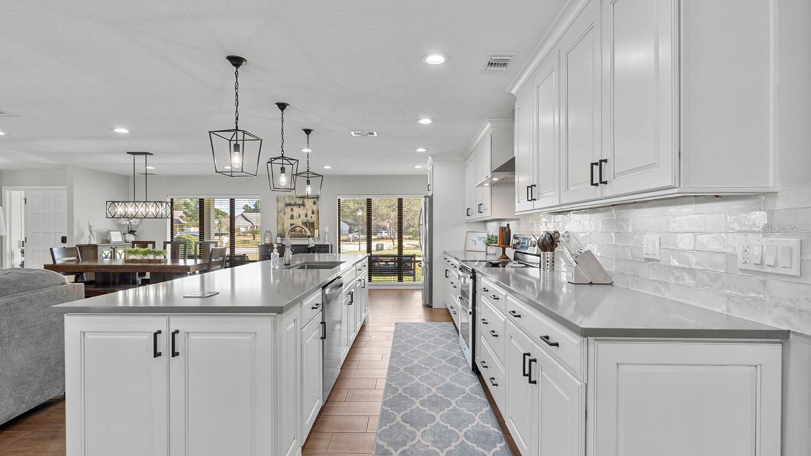 Image 5 of 27 For 517 Whisper Wood Drive