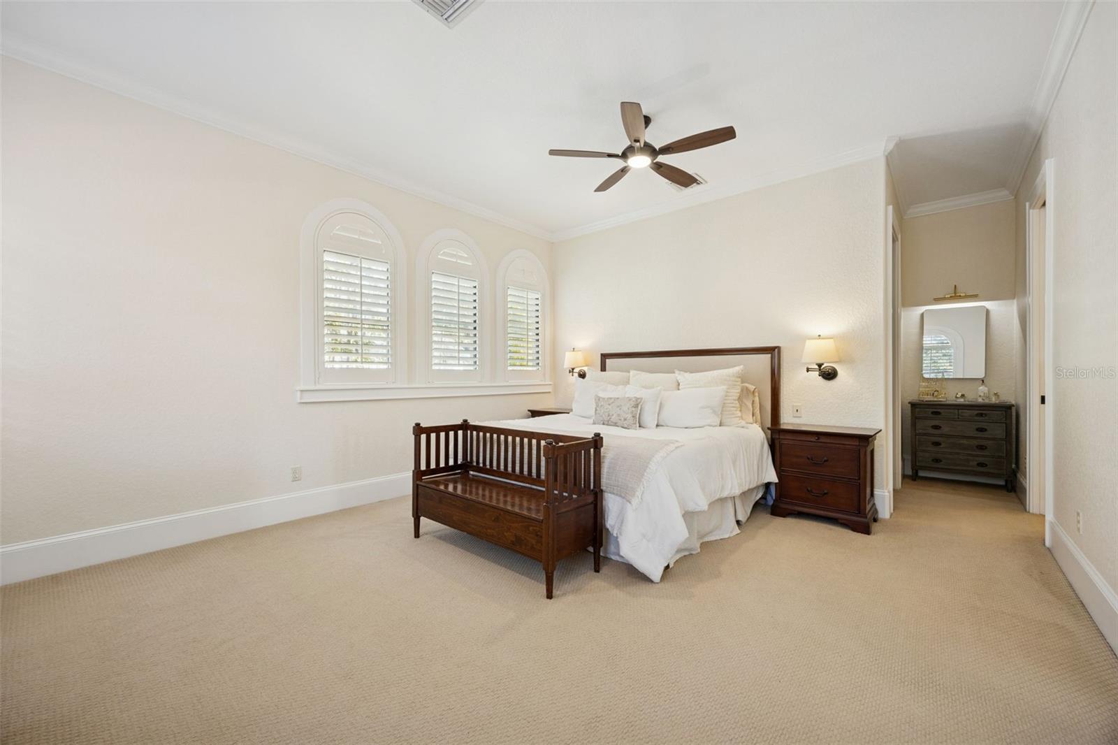 Image 19 of 65 For 2059 Woodlawn Drive