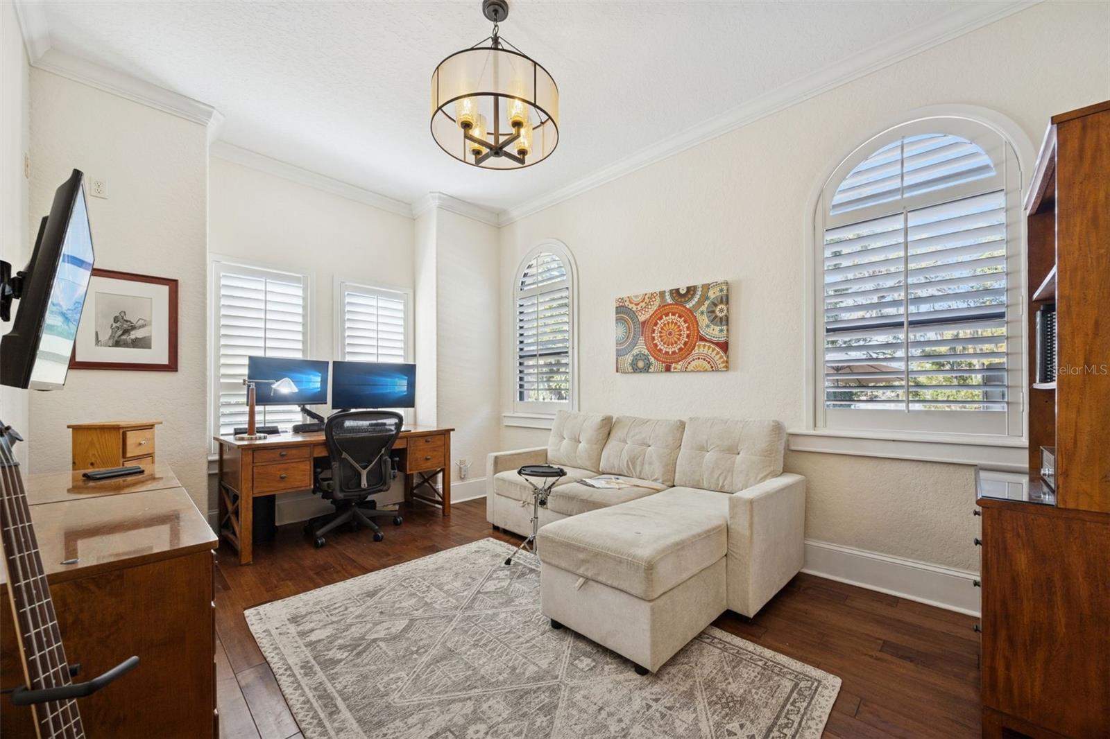 Image 28 of 65 For 2059 Woodlawn Drive