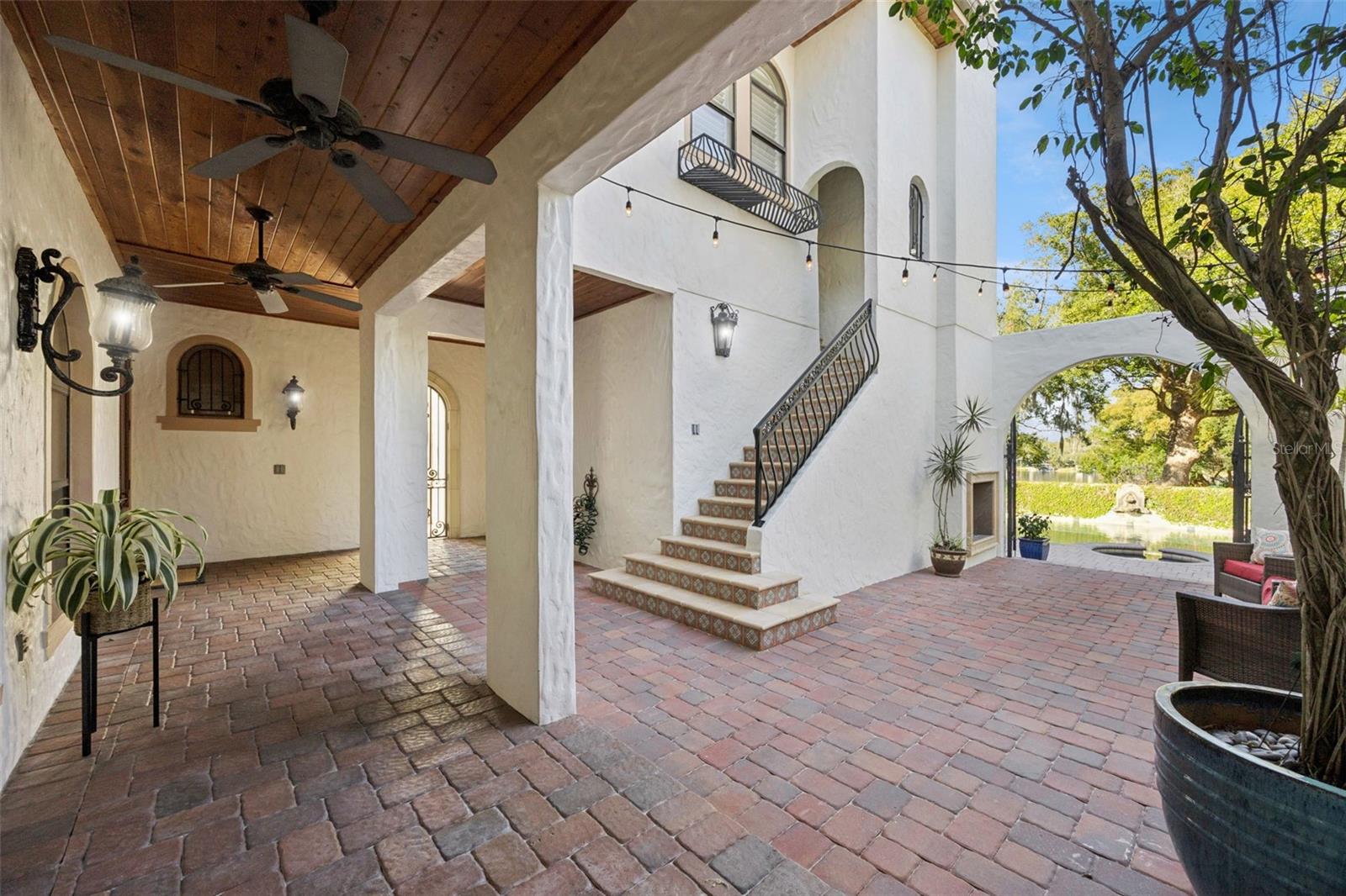 Image 33 of 65 For 2059 Woodlawn Drive