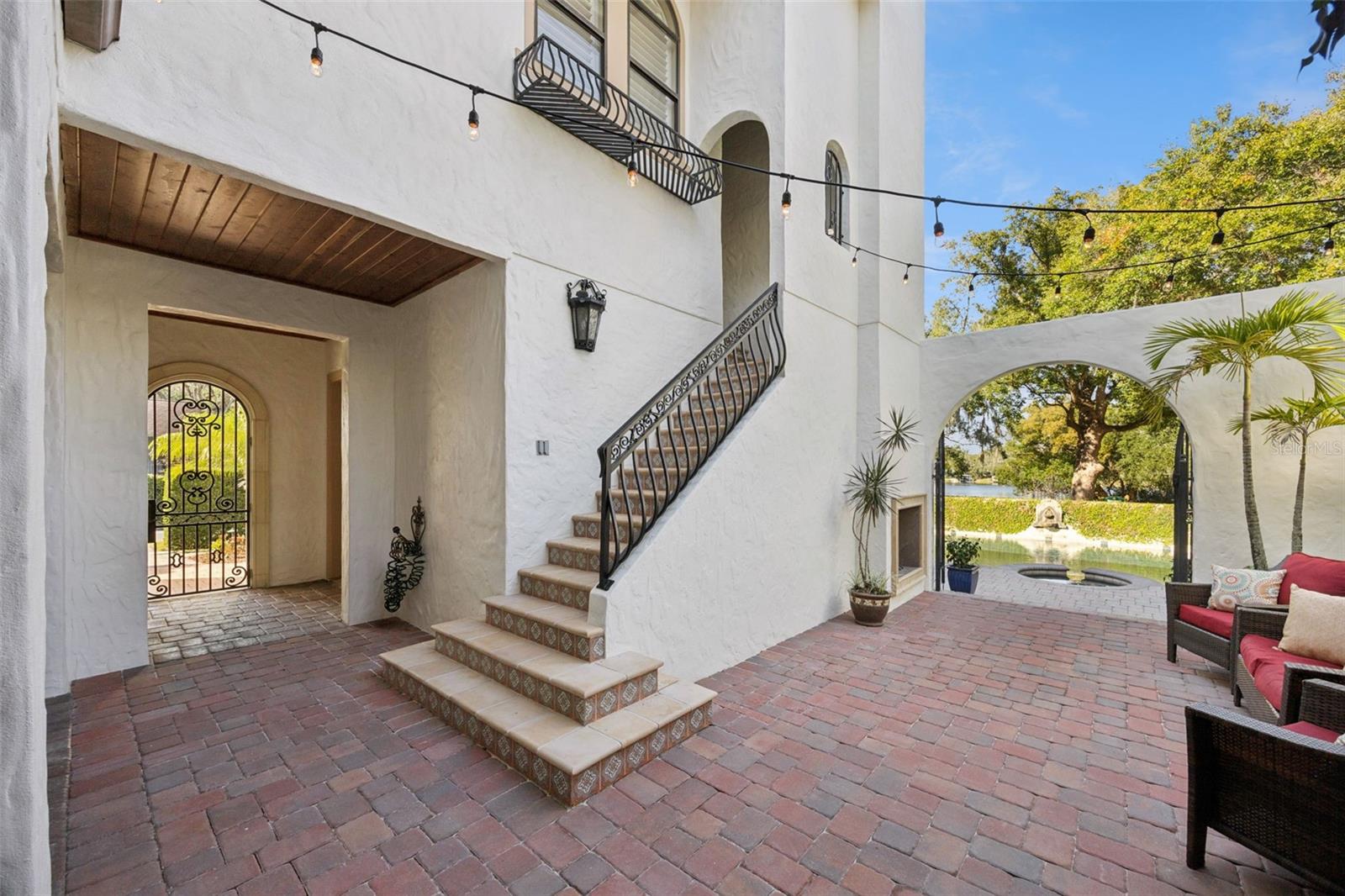 Image 36 of 65 For 2059 Woodlawn Drive