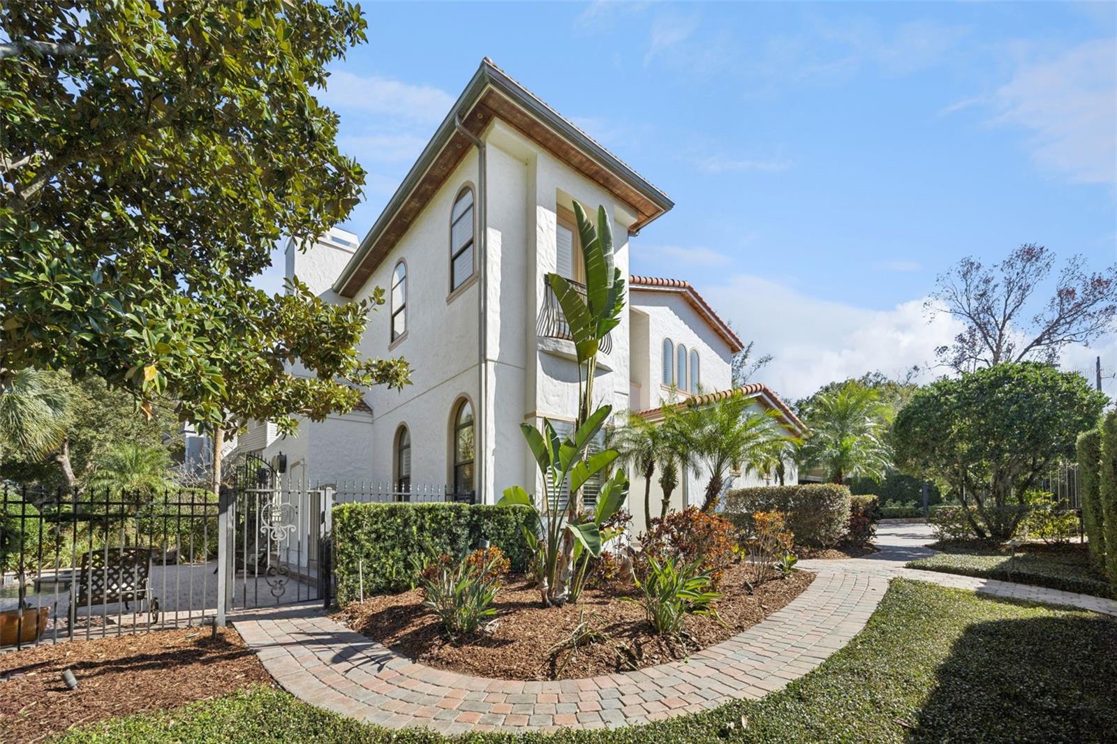 Image 51 of 65 For 2059 Woodlawn Drive