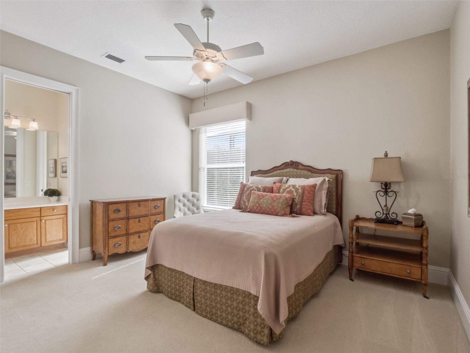 Image 21 of 50 For 10844 Emerald Chase Drive