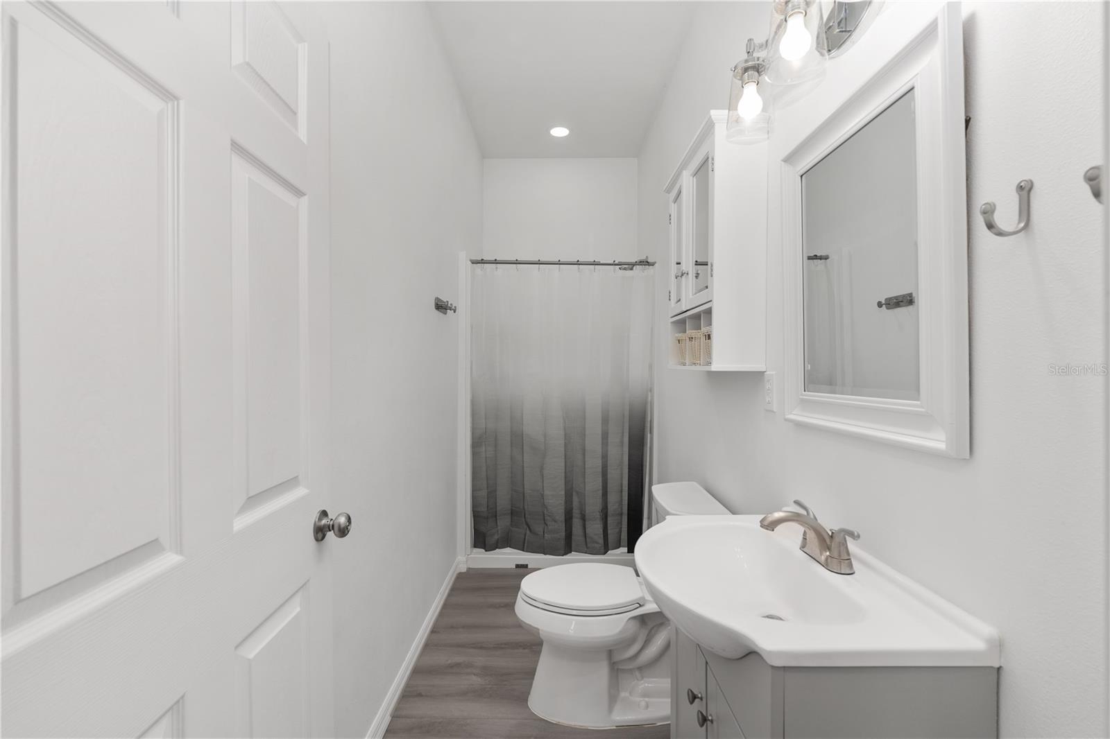 Image 28 of 59 For 7997 90th Avenue