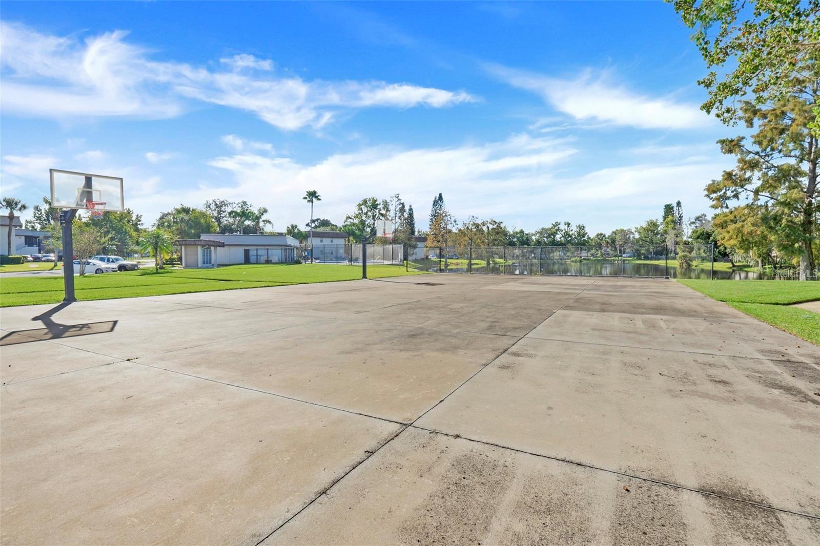 Image 19 of 22 For 39 Windtree Lane 104