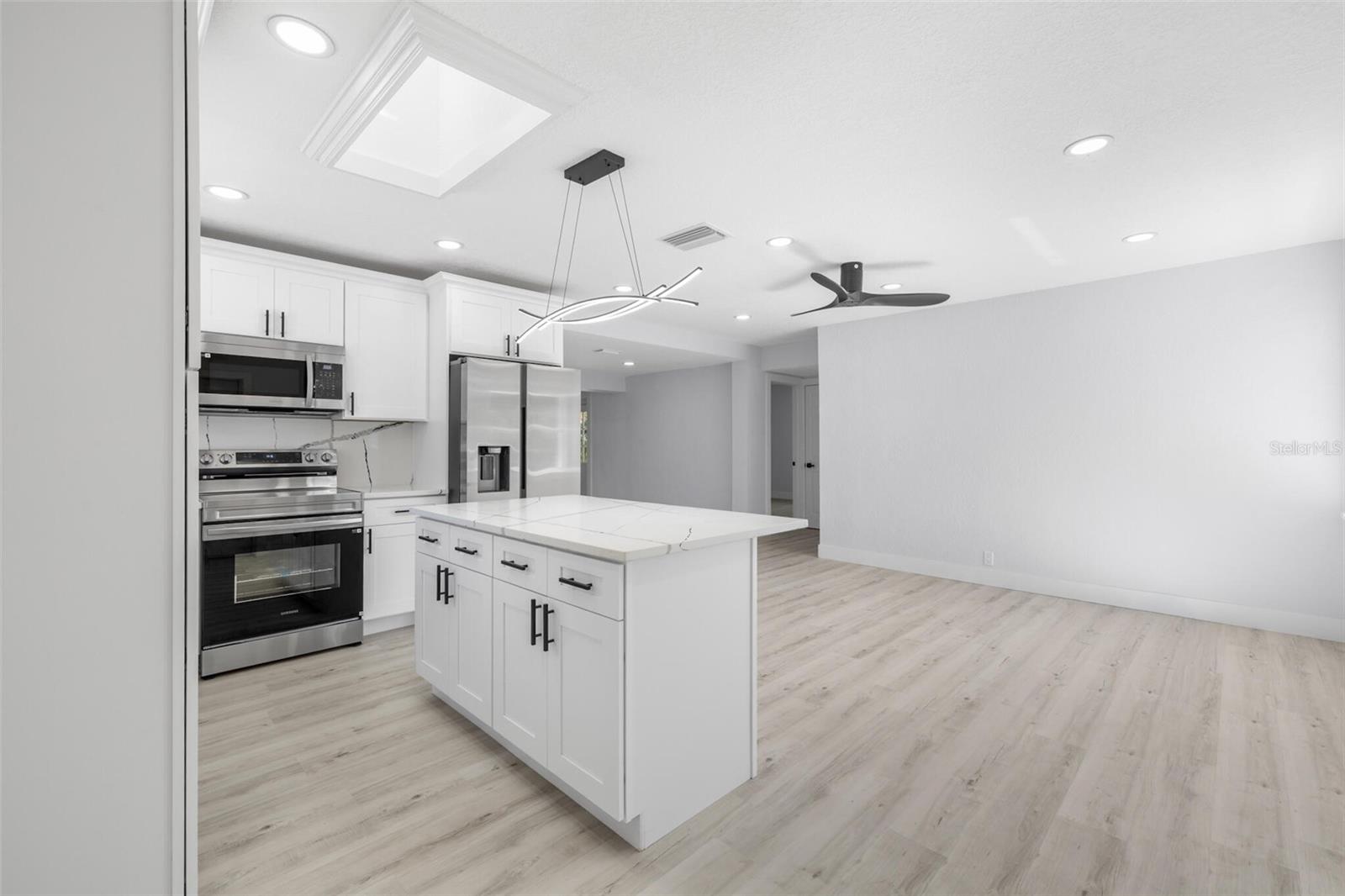 Image 26 of 35 For 3135 33rd Avenue N