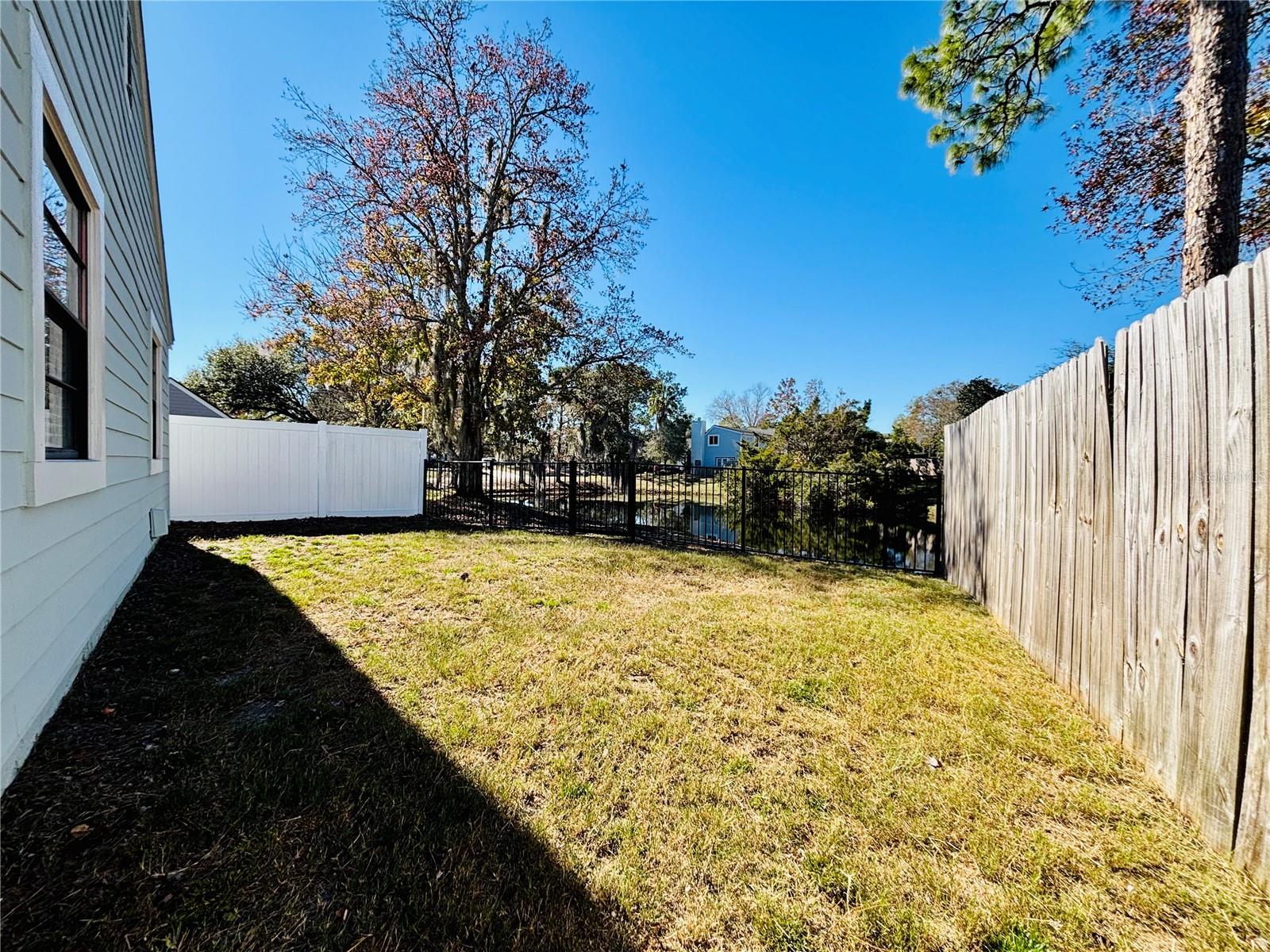 Image 17 of 33 For 13058 Bent Pine Court E