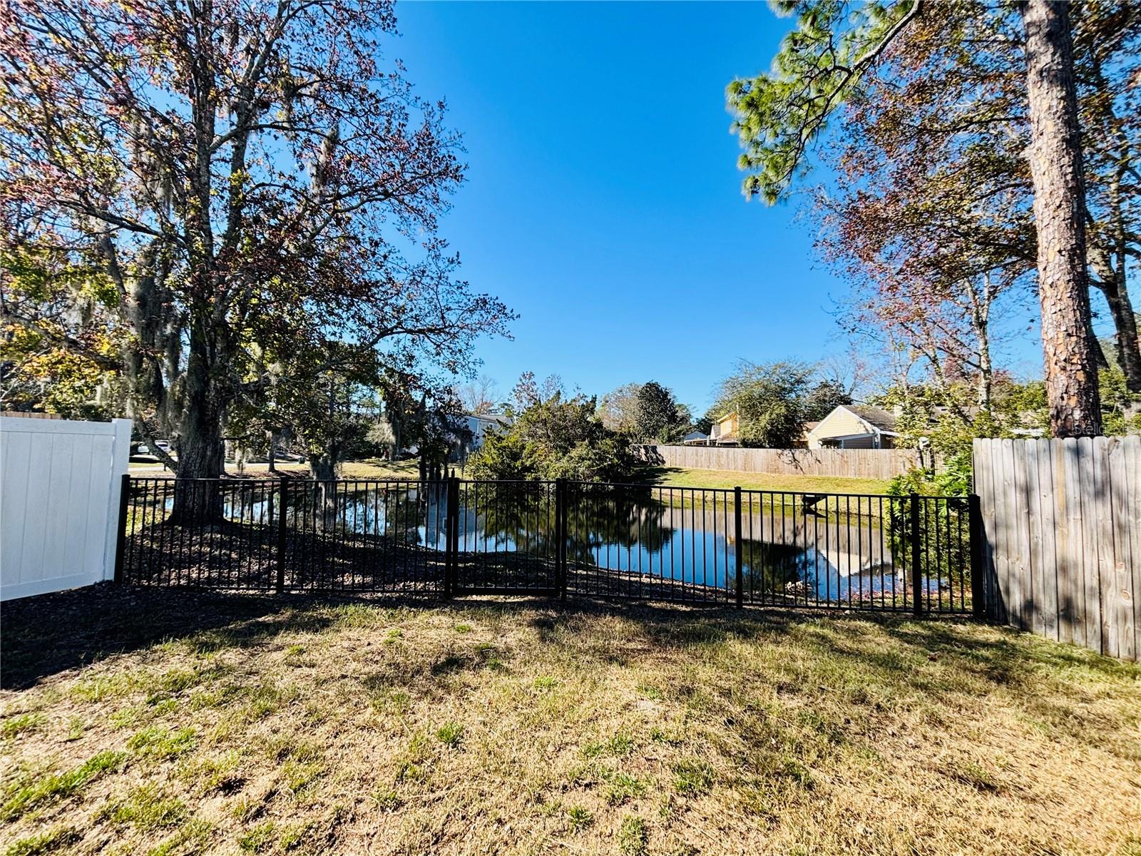 Image 18 of 33 For 13058 Bent Pine Court E