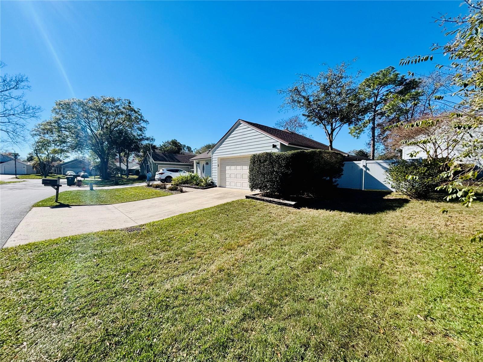 Image 3 of 33 For 13058 Bent Pine Court E