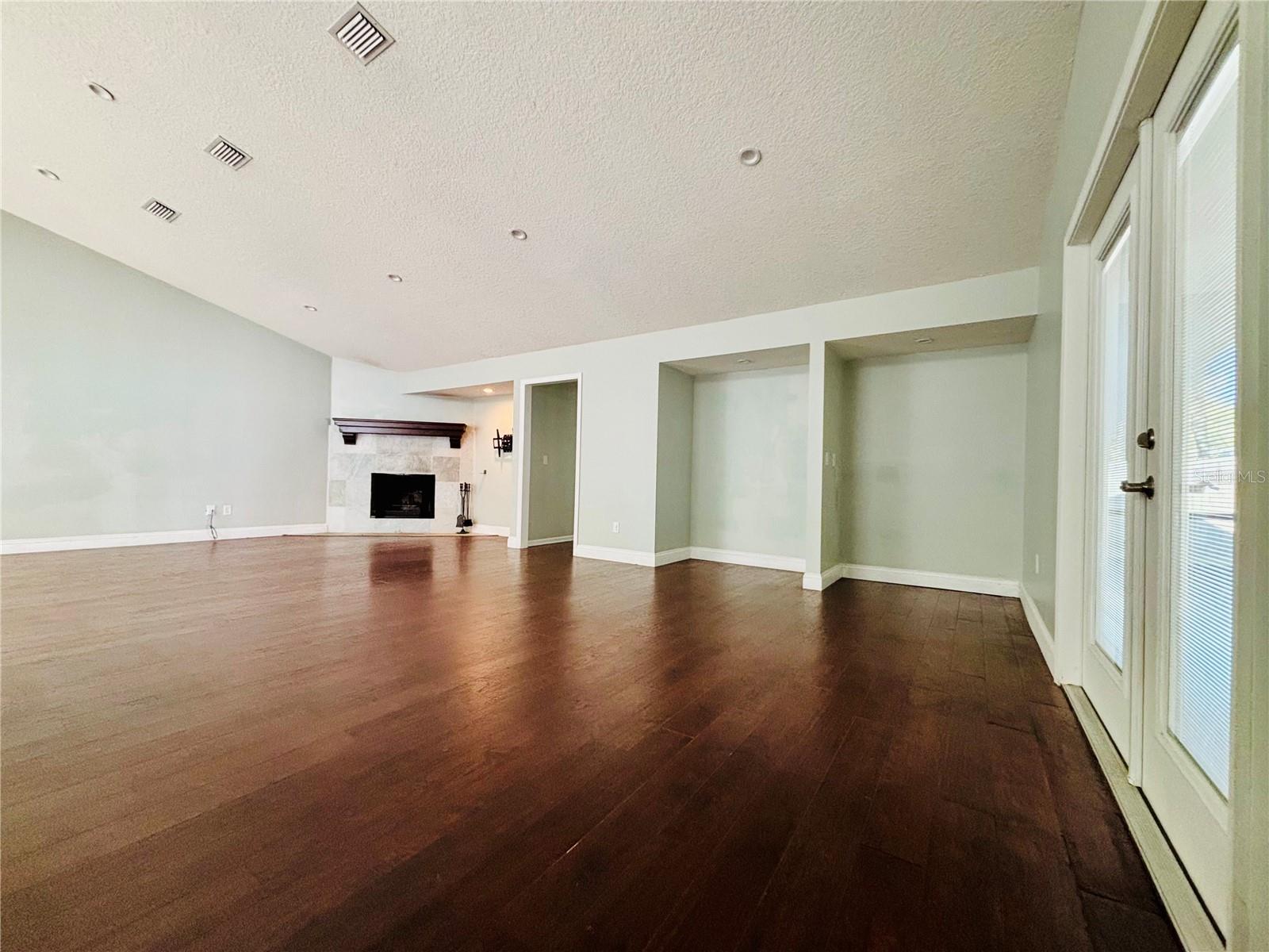 Image 6 of 33 For 13058 Bent Pine Court E