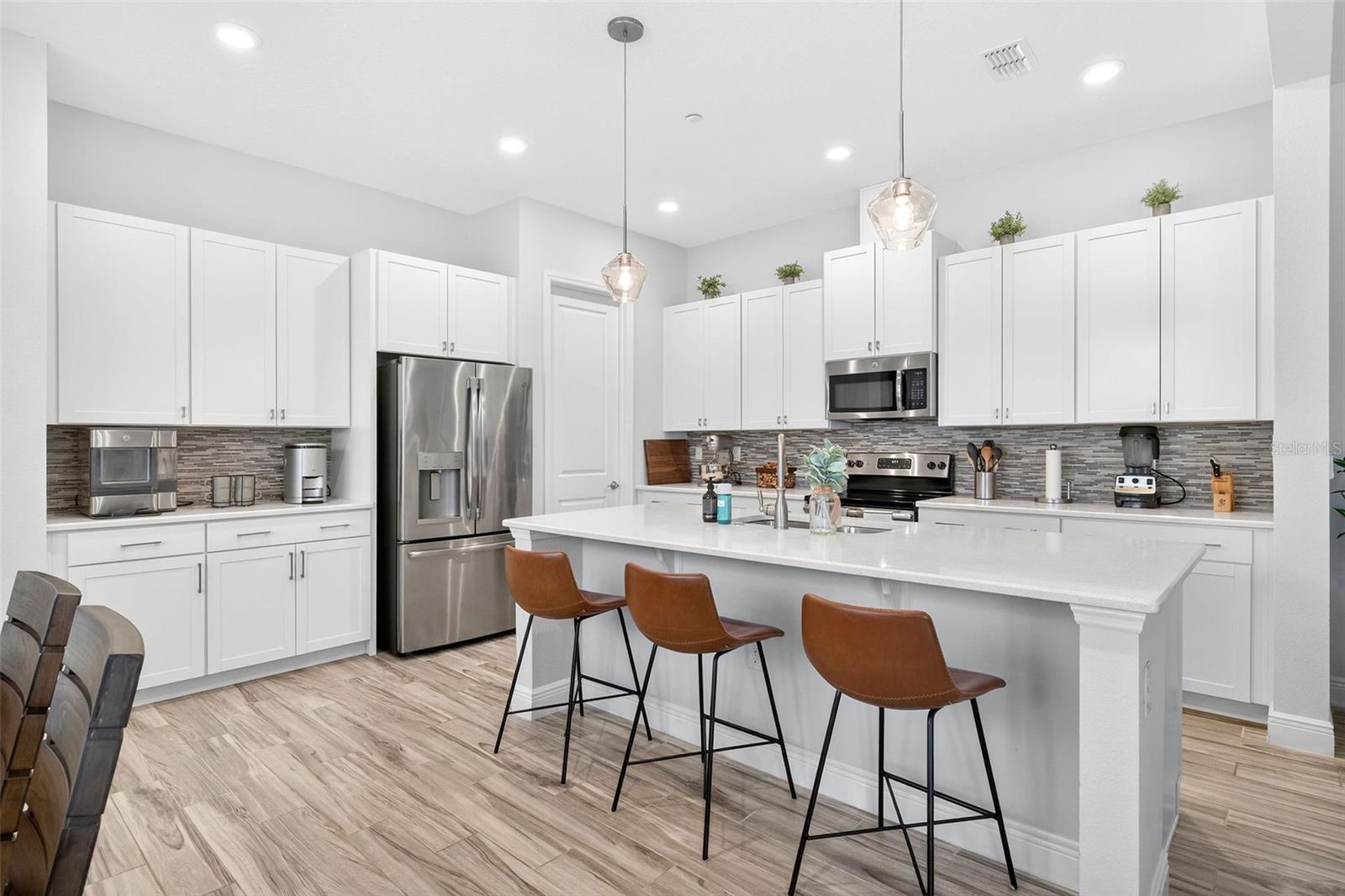 Image 11 of 37 For 8809 Laureate Boulevard