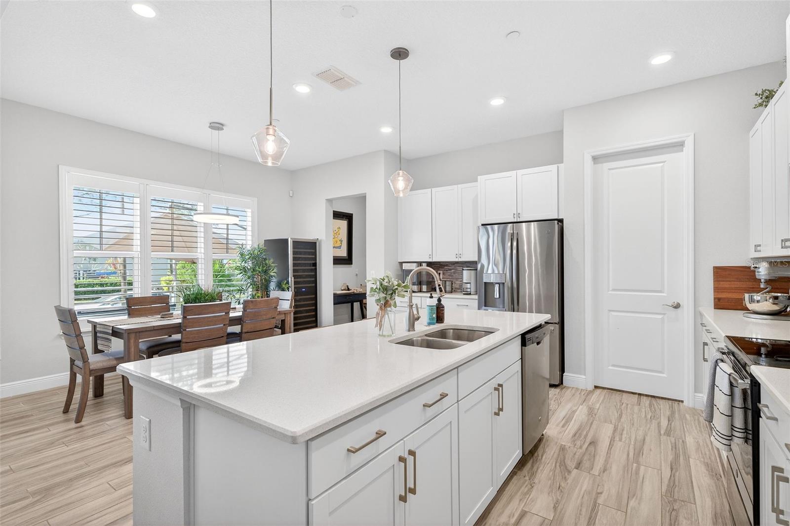 Image 13 of 37 For 8809 Laureate Boulevard