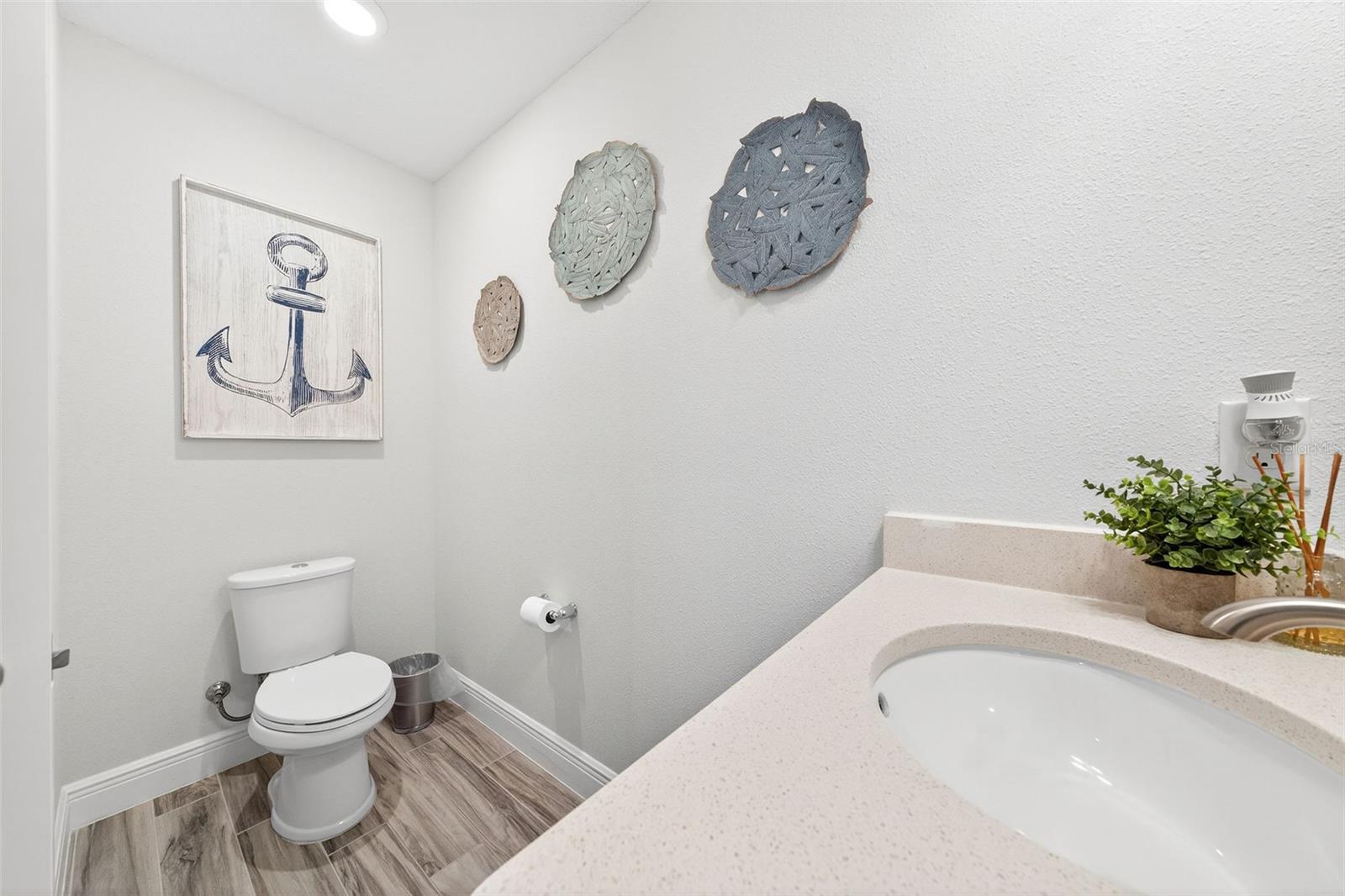 Image 28 of 37 For 8809 Laureate Boulevard