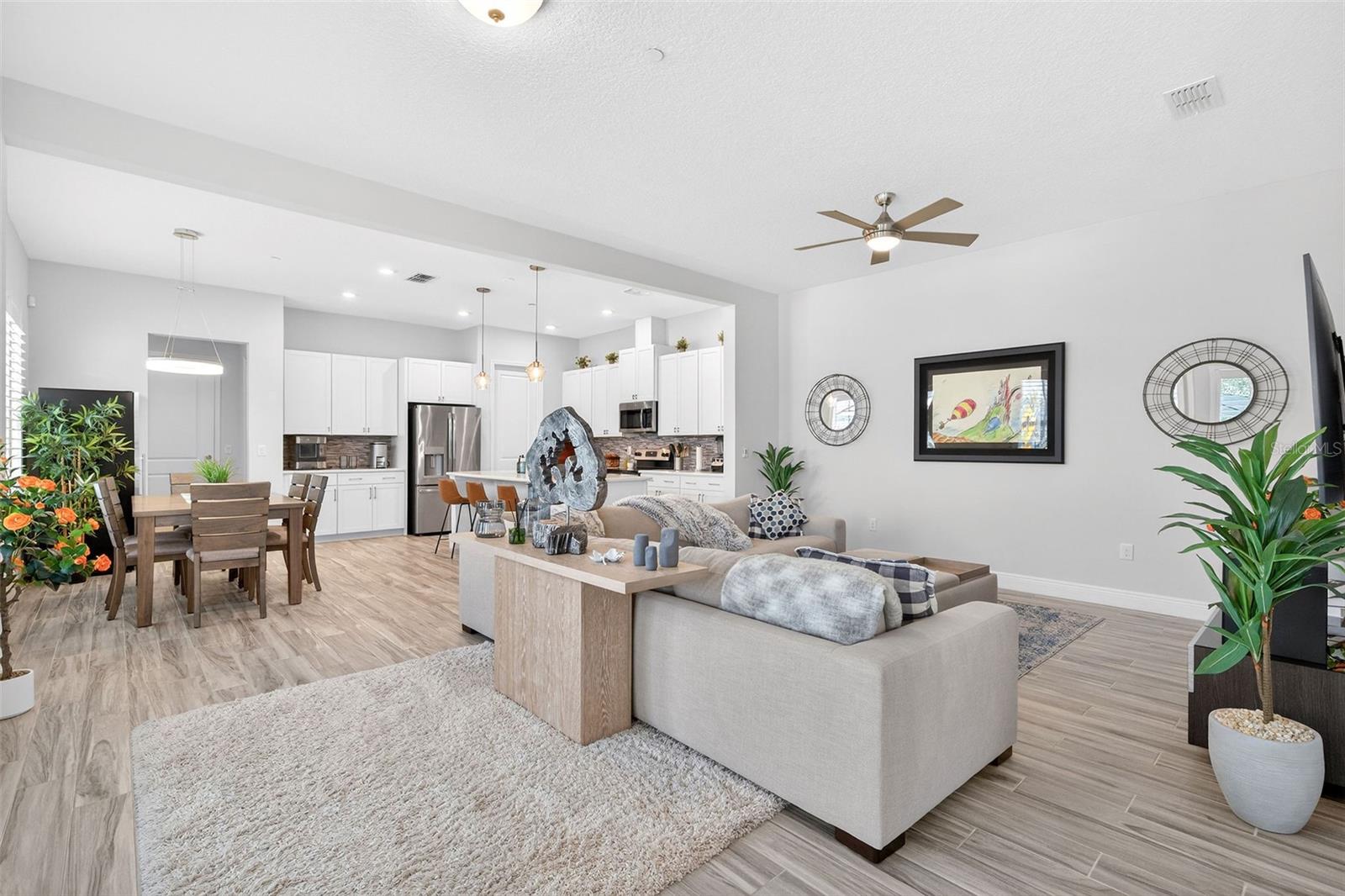 Image 6 of 37 For 8809 Laureate Boulevard