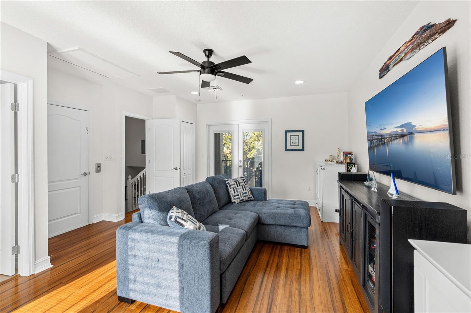 Image 37 of 71 For 3913 Messina Drive