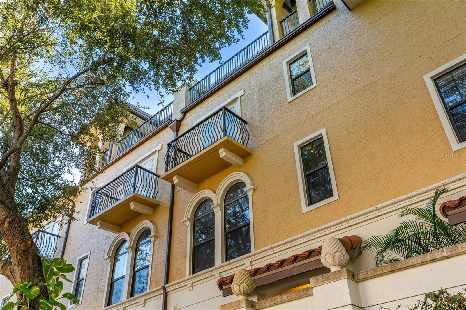 Image 4 of 71 For 3913 Messina Drive