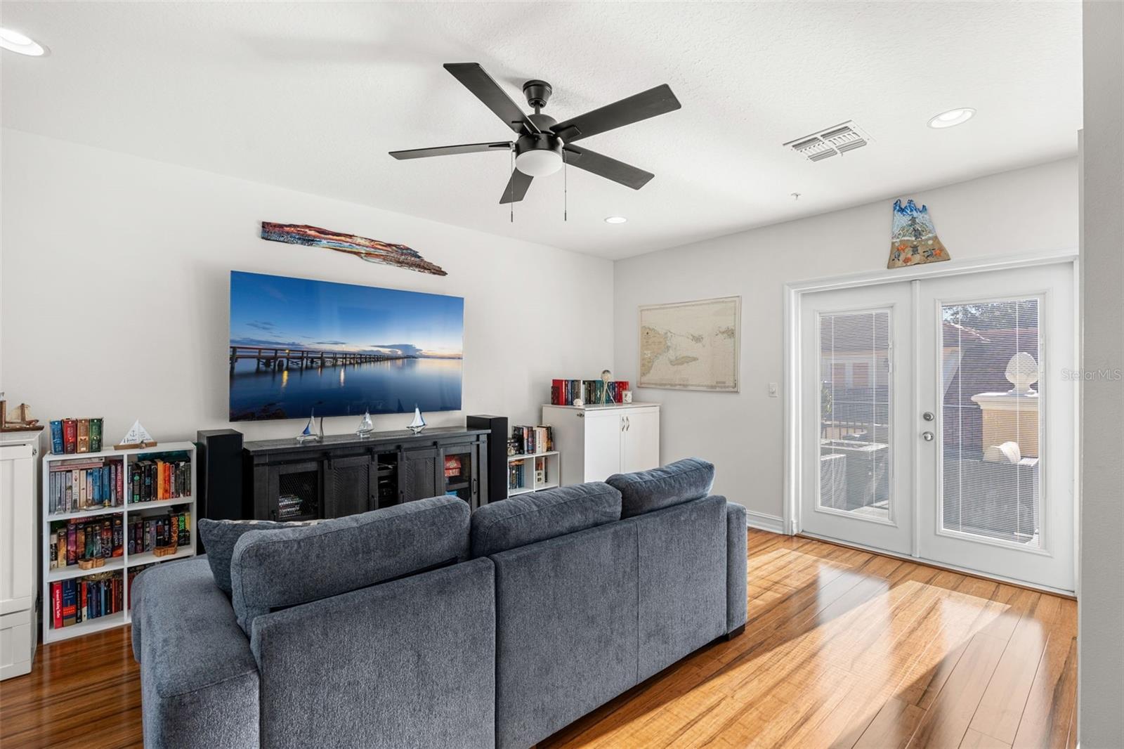 Image 40 of 71 For 3913 Messina Drive