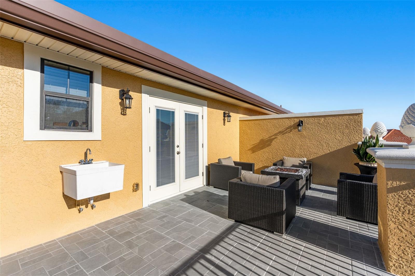 Image 43 of 71 For 3913 Messina Drive