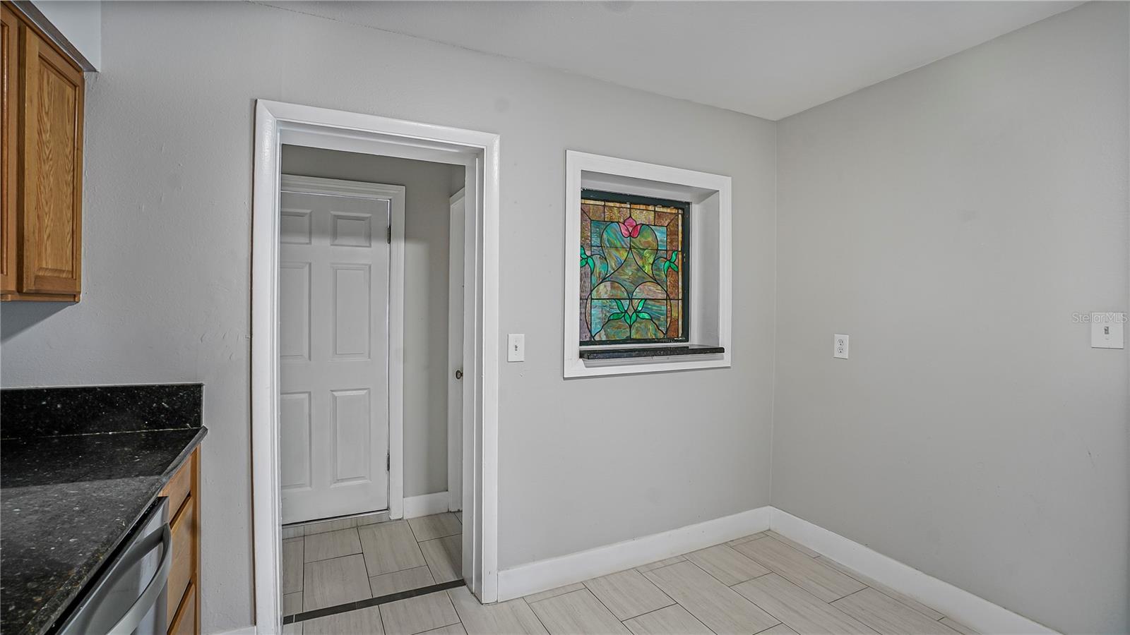 Image 13 of 39 For 2992 Chantilly Avenue