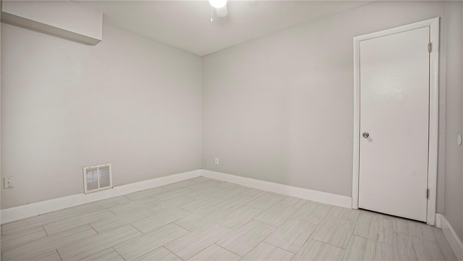 Image 14 of 39 For 2992 Chantilly Avenue