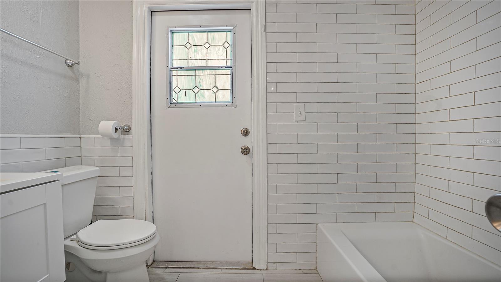 Image 16 of 39 For 2992 Chantilly Avenue