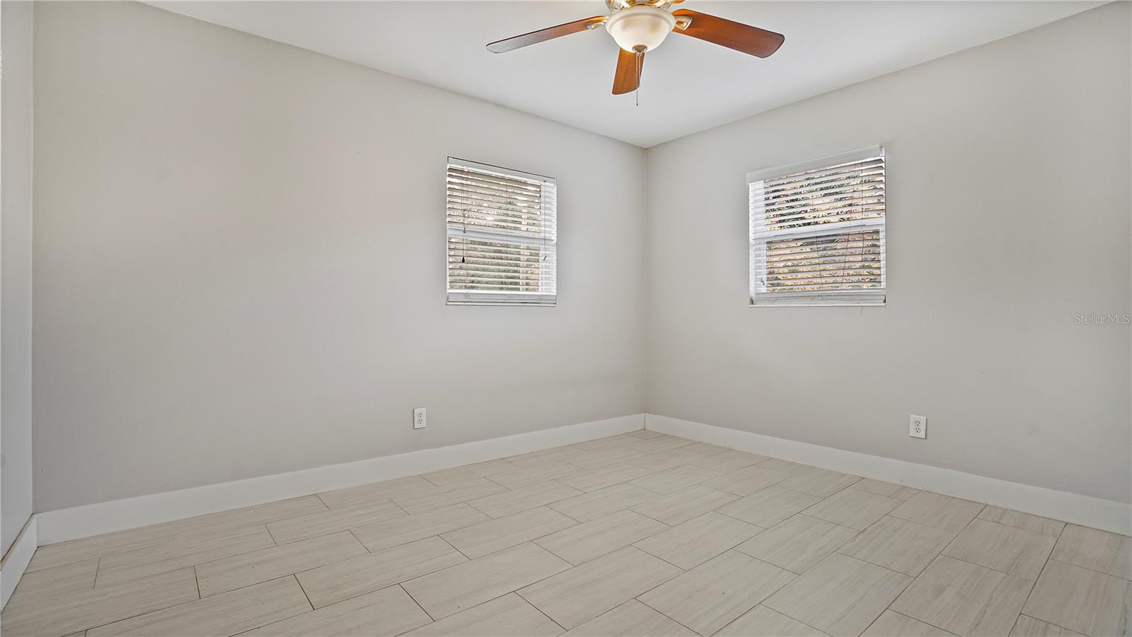 Image 18 of 39 For 2992 Chantilly Avenue