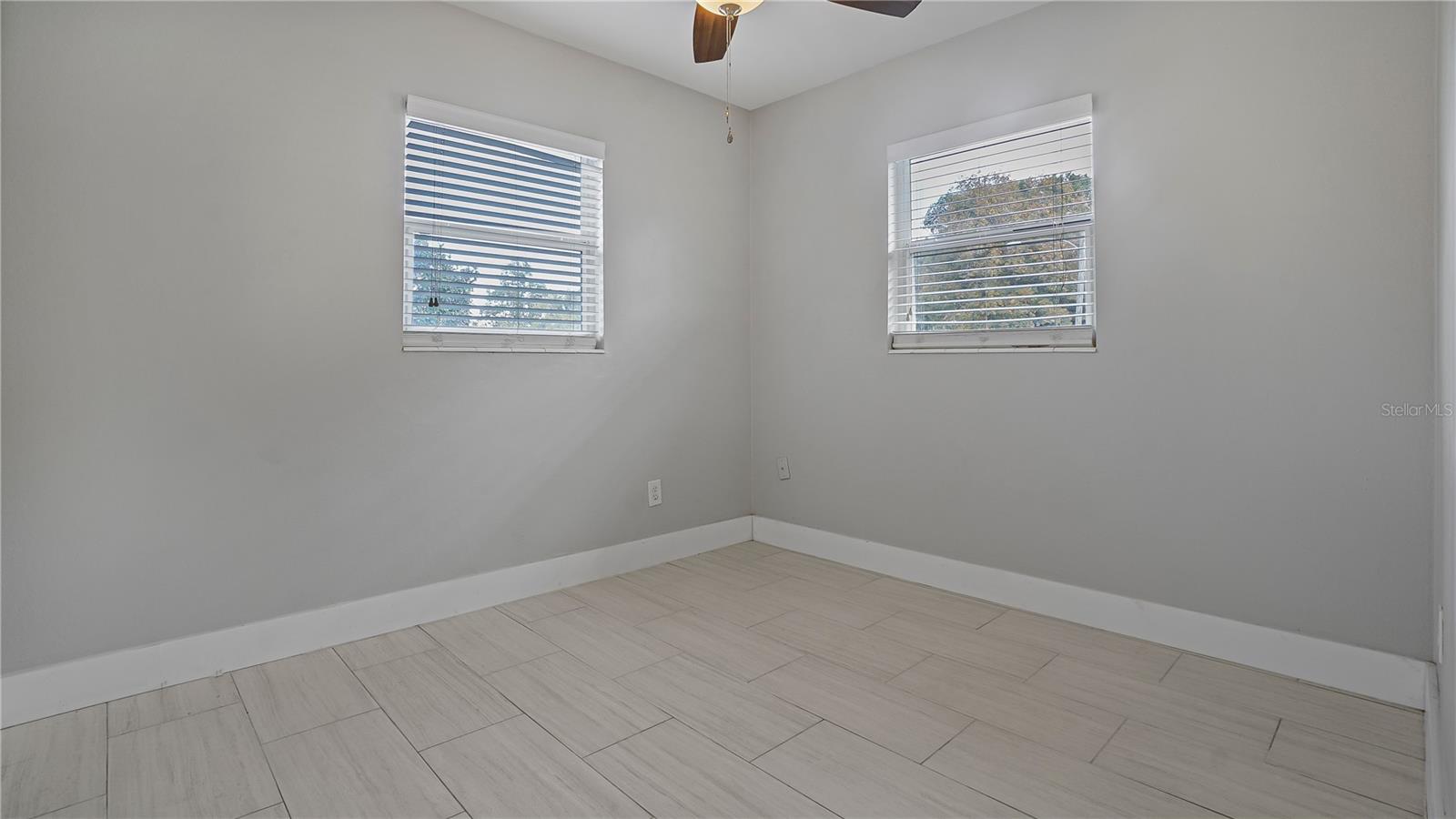 Image 21 of 39 For 2992 Chantilly Avenue