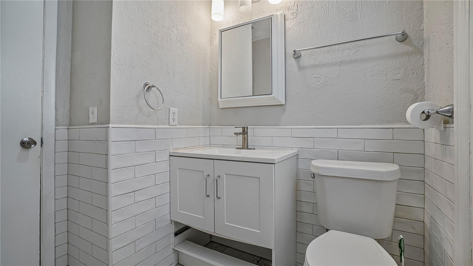 Image 23 of 39 For 2992 Chantilly Avenue