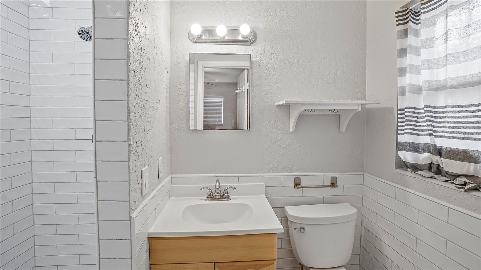 Image 26 of 39 For 2992 Chantilly Avenue