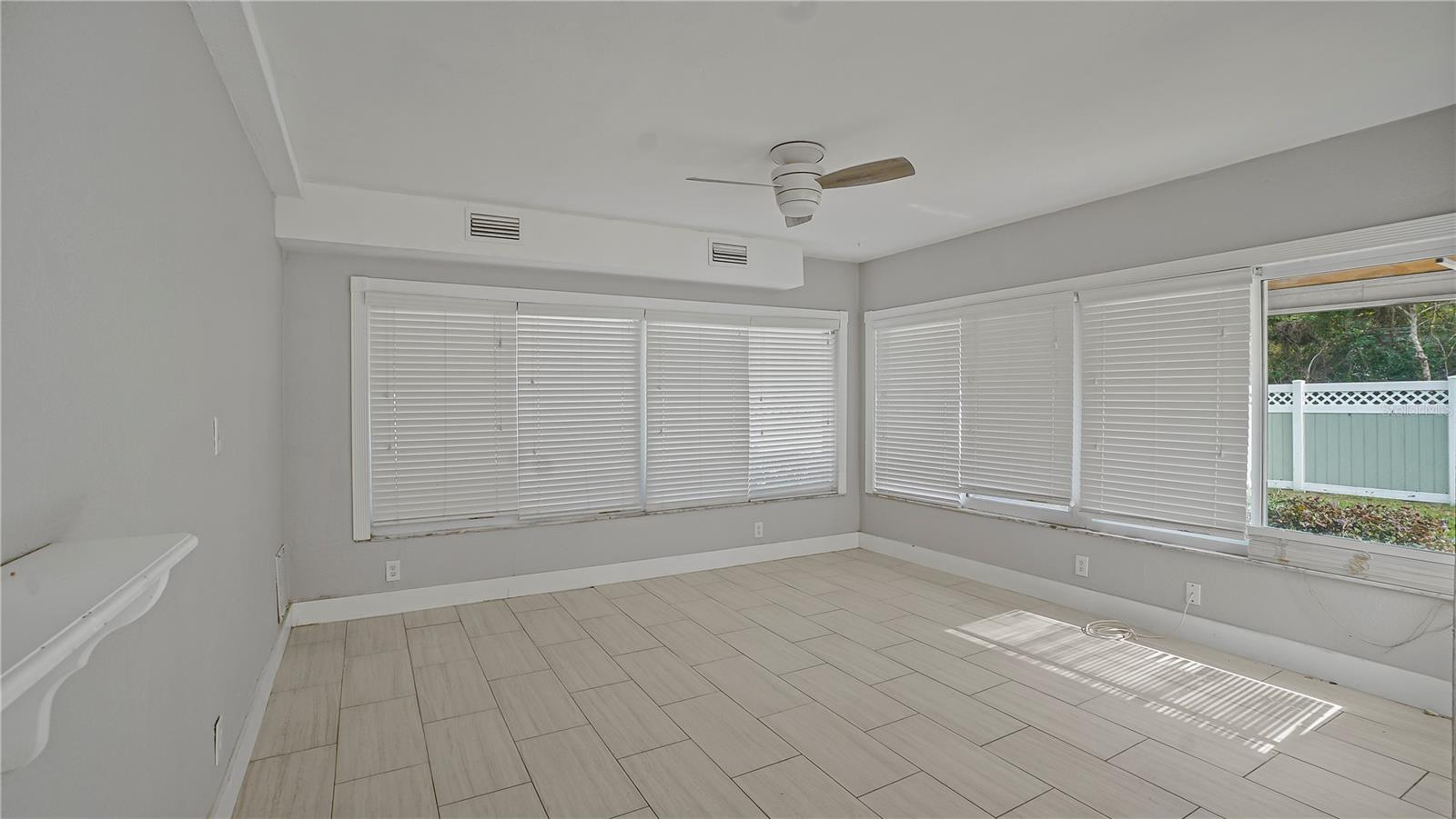 Image 31 of 39 For 2992 Chantilly Avenue