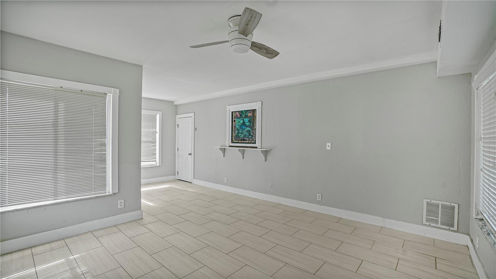 Image 33 of 39 For 2992 Chantilly Avenue