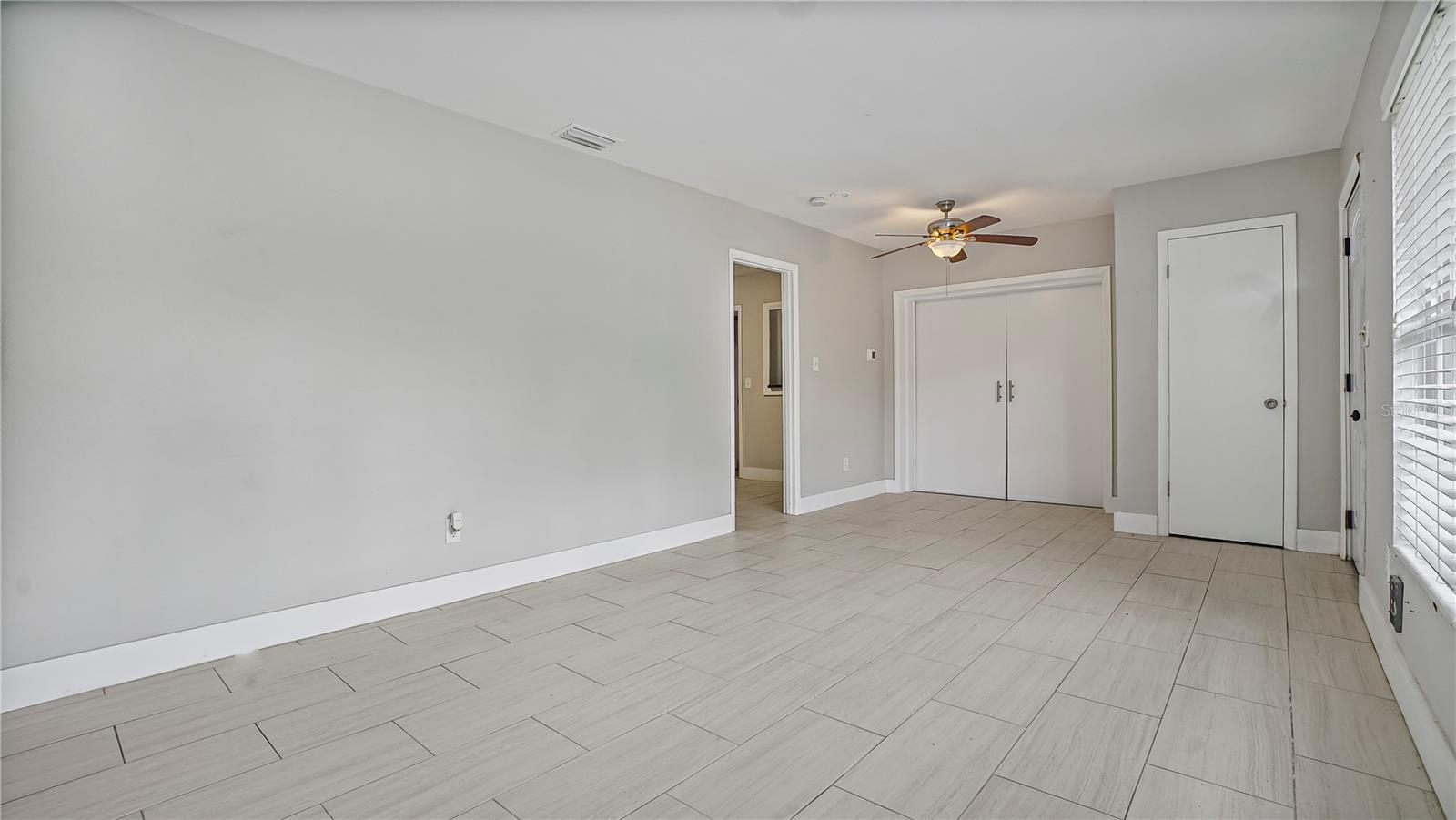 Image 7 of 39 For 2992 Chantilly Avenue