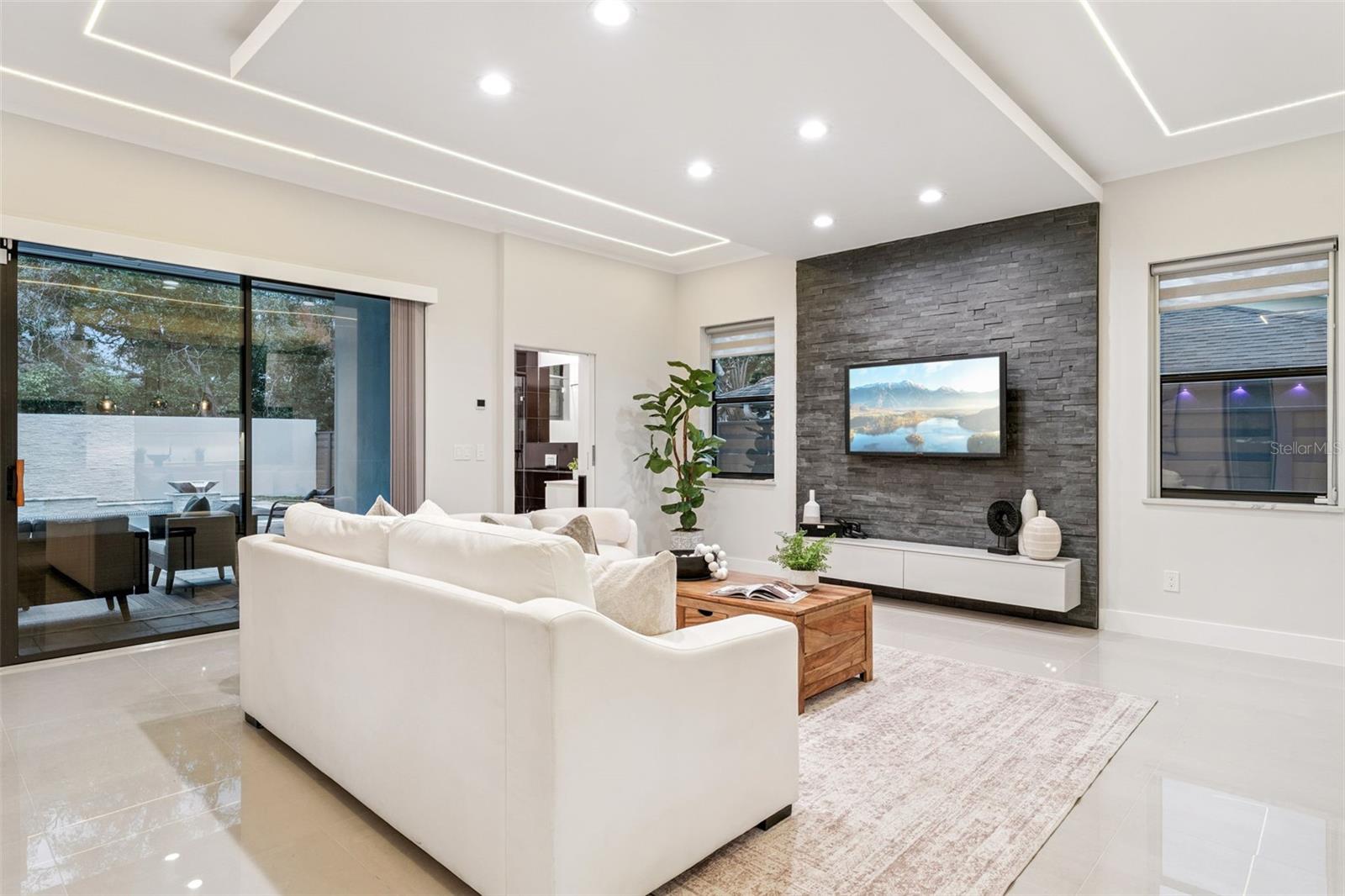 Image 13 of 42 For 1903 Park Avenue