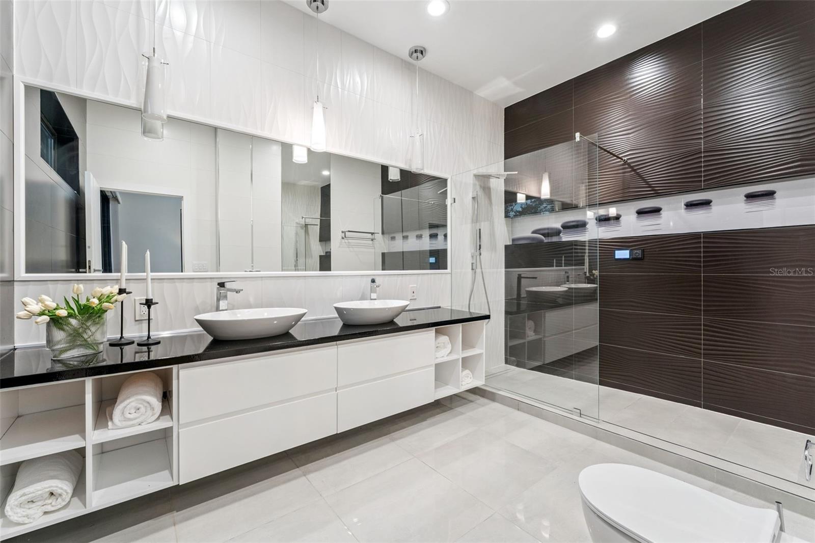 Image 18 of 42 For 1903 Park Avenue