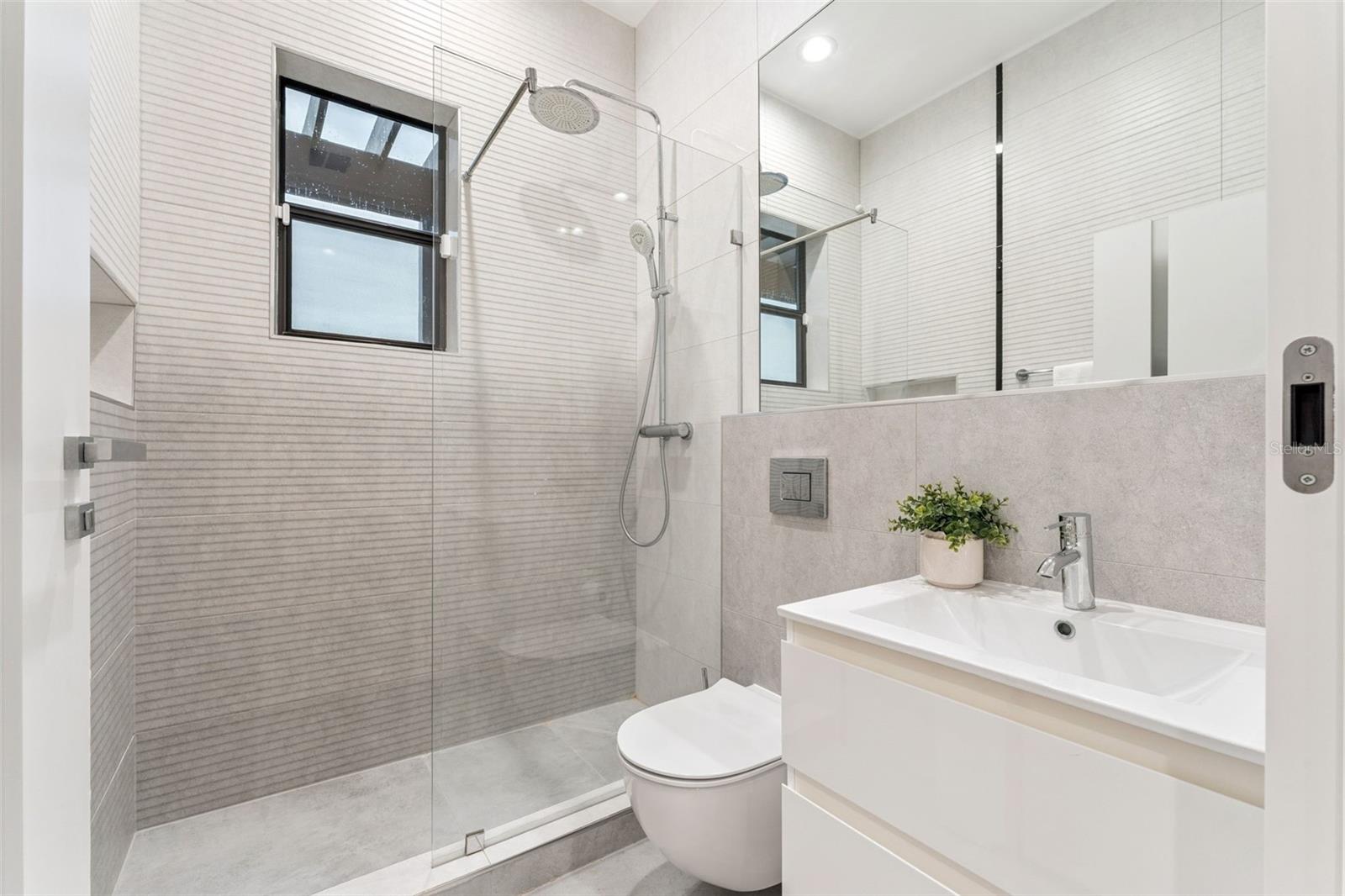 Image 21 of 42 For 1903 Park Avenue