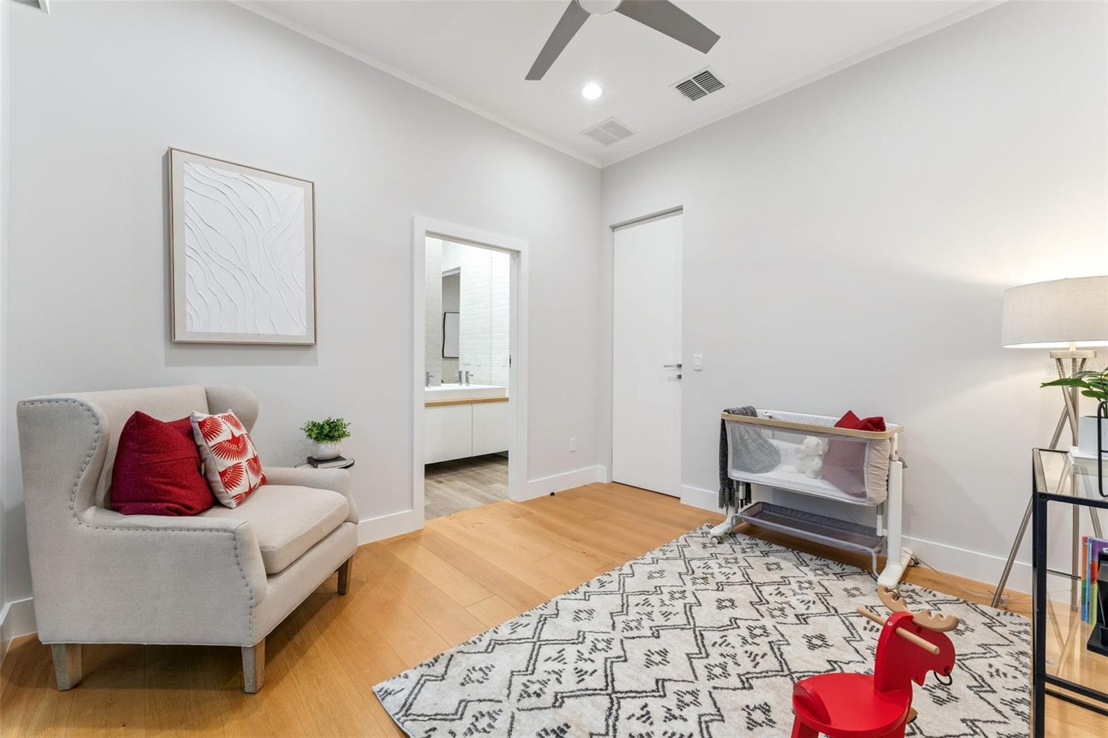 Image 25 of 42 For 1903 Park Avenue