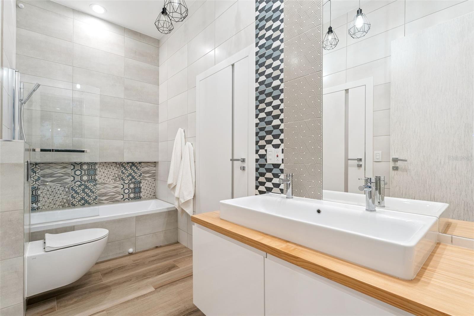 Image 26 of 42 For 1903 Park Avenue