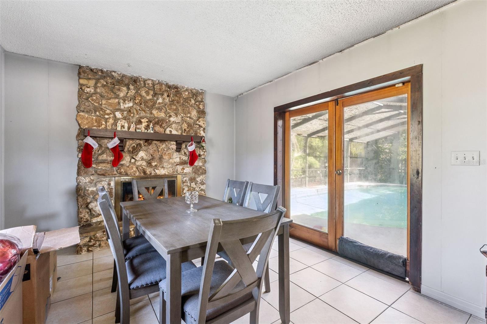 Image 3 of 17 For 605 Wren Avenue