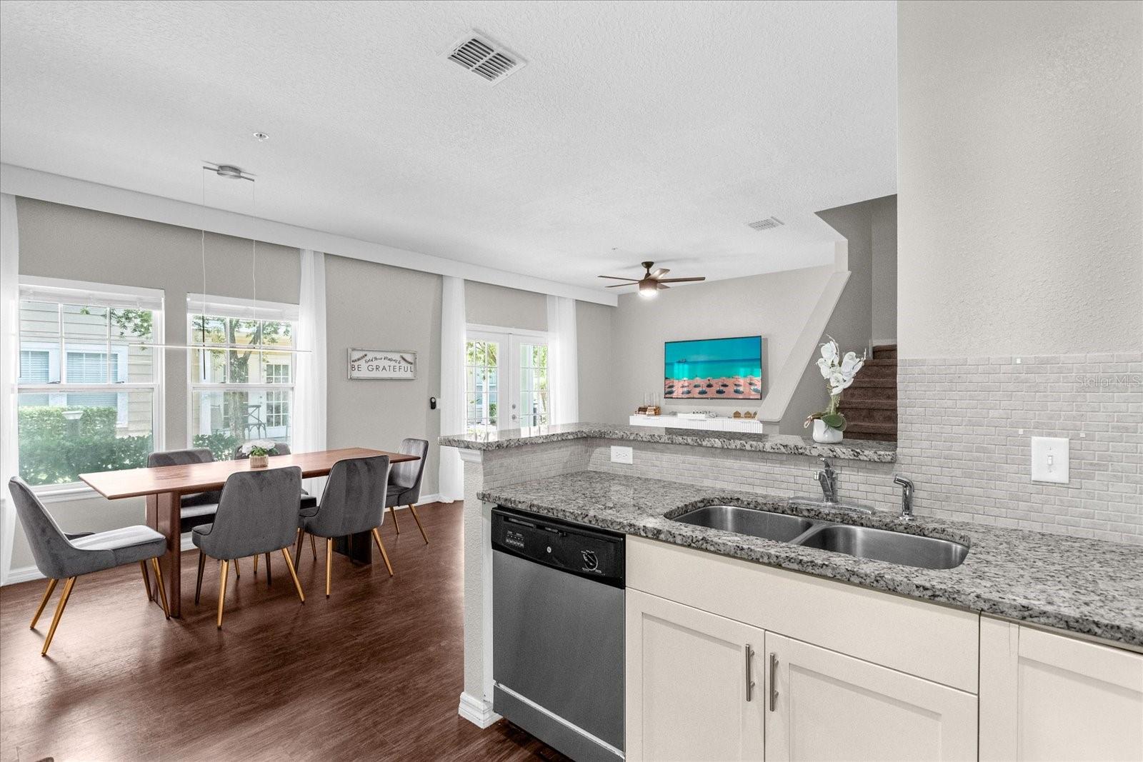 Image 10 of 31 For 5350 Diplomat Court 108