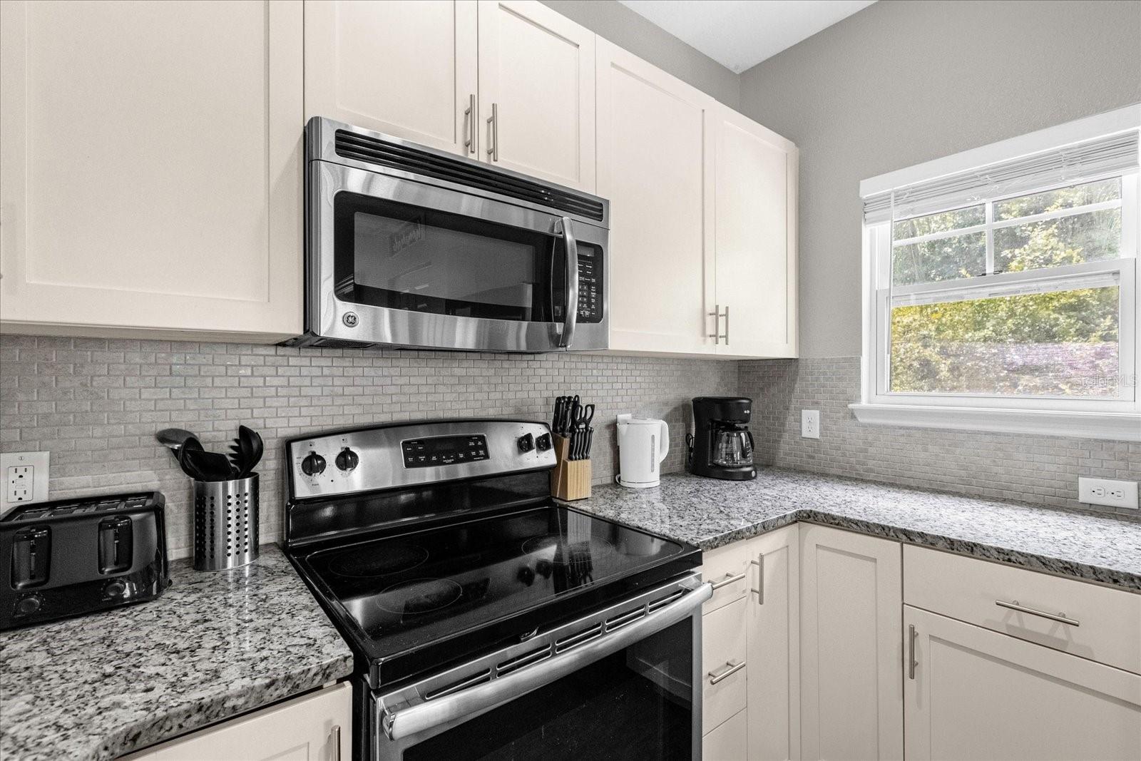 Image 13 of 31 For 5350 Diplomat Court 108