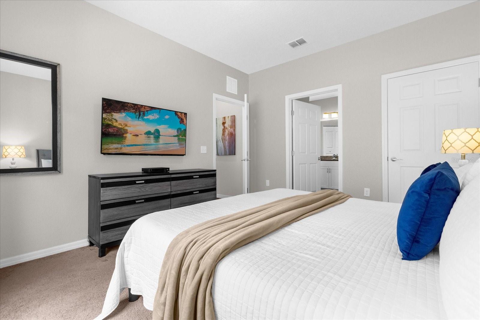 Image 15 of 31 For 5350 Diplomat Court 108