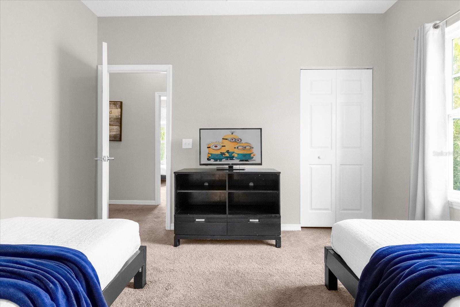 Image 20 of 31 For 5350 Diplomat Court 108